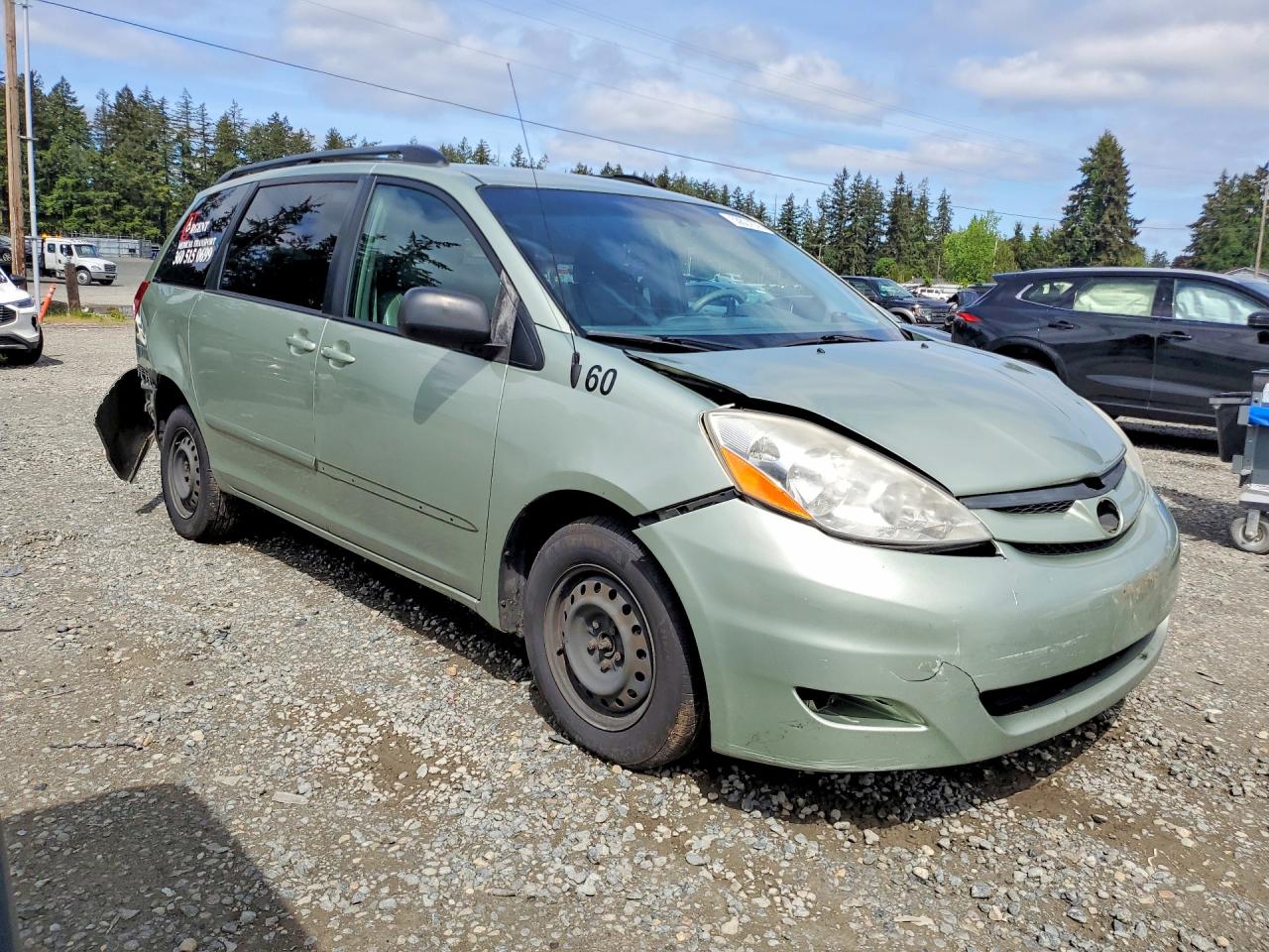 2010 Toyota Sienna Le 8-passenger Green vin: 5TDKK4CC3AS321125