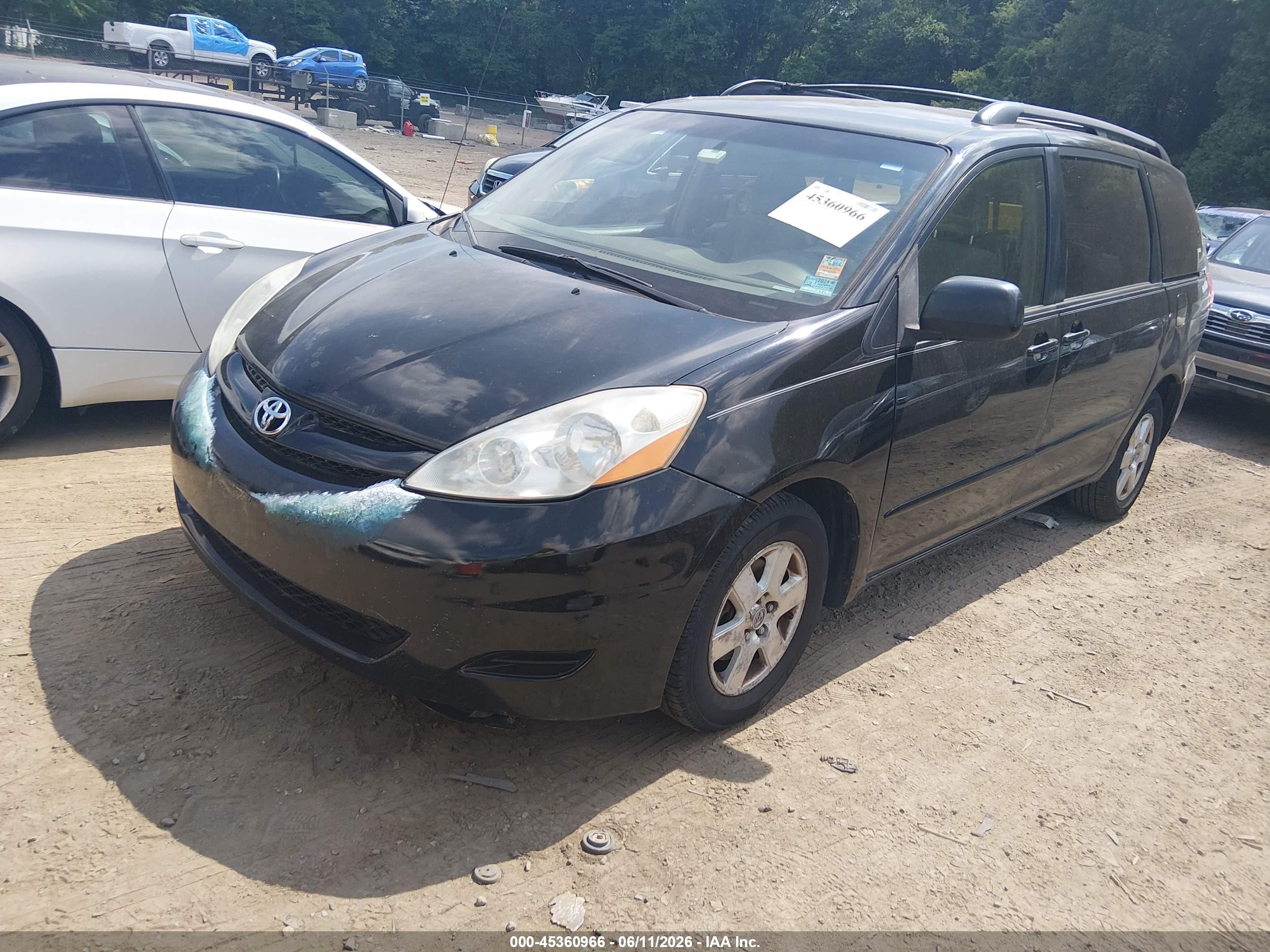 2010 Toyota Sienna Le Black vin: 5TDKK4CC3AS330942