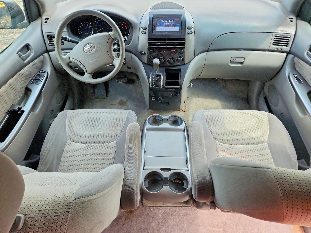 2010 Toyota Sienna Le 7-passenger Gray vin: 5TDKK4CC4AS289561