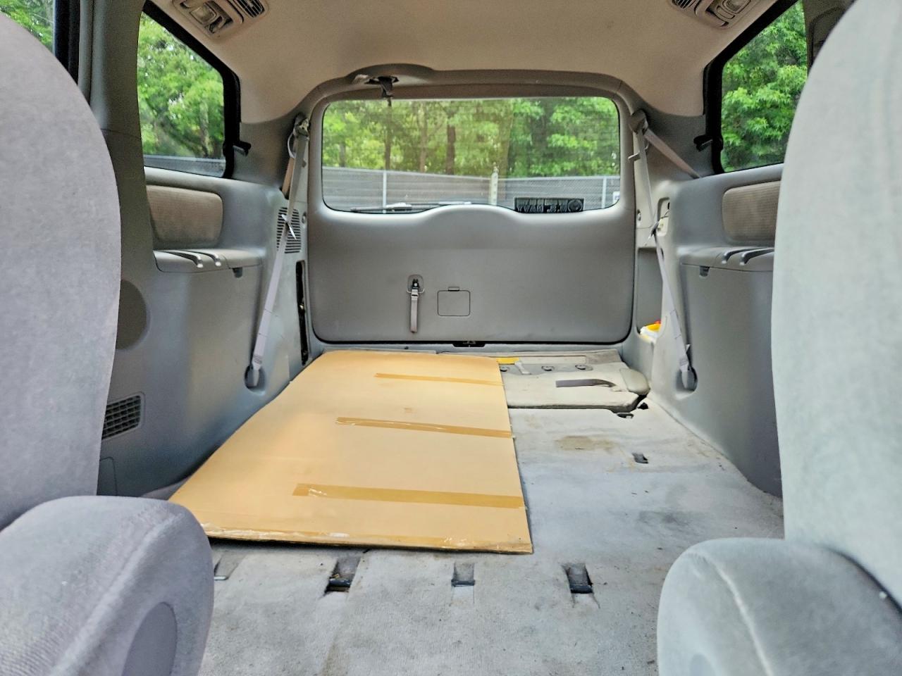 2010 Toyota Sienna Le 7-passenger Gray vin: 5TDKK4CC4AS289561