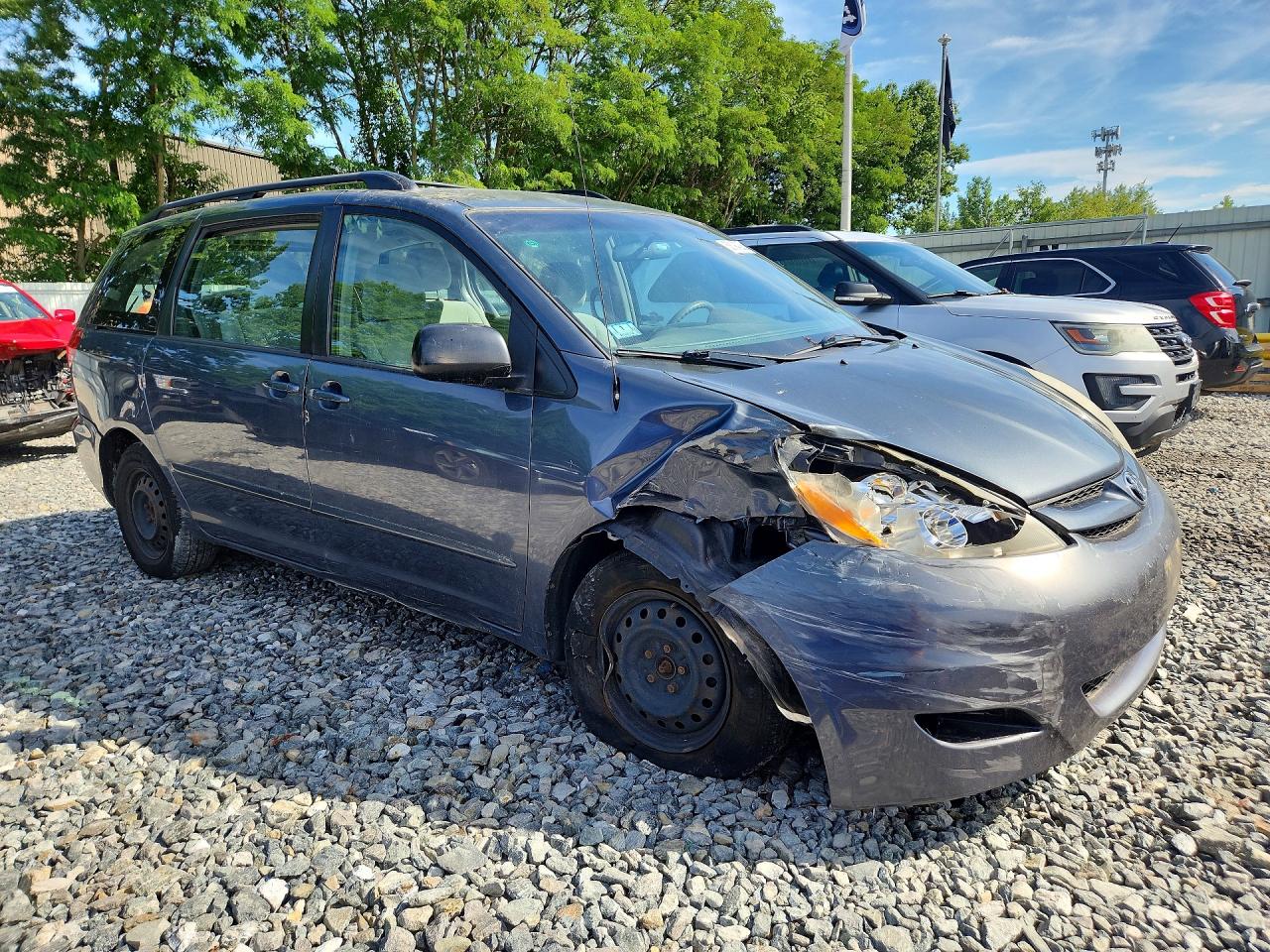 2010 Toyota Sienna Ce 7-passenger Gray vin: 5TDKK4CC4AS296848