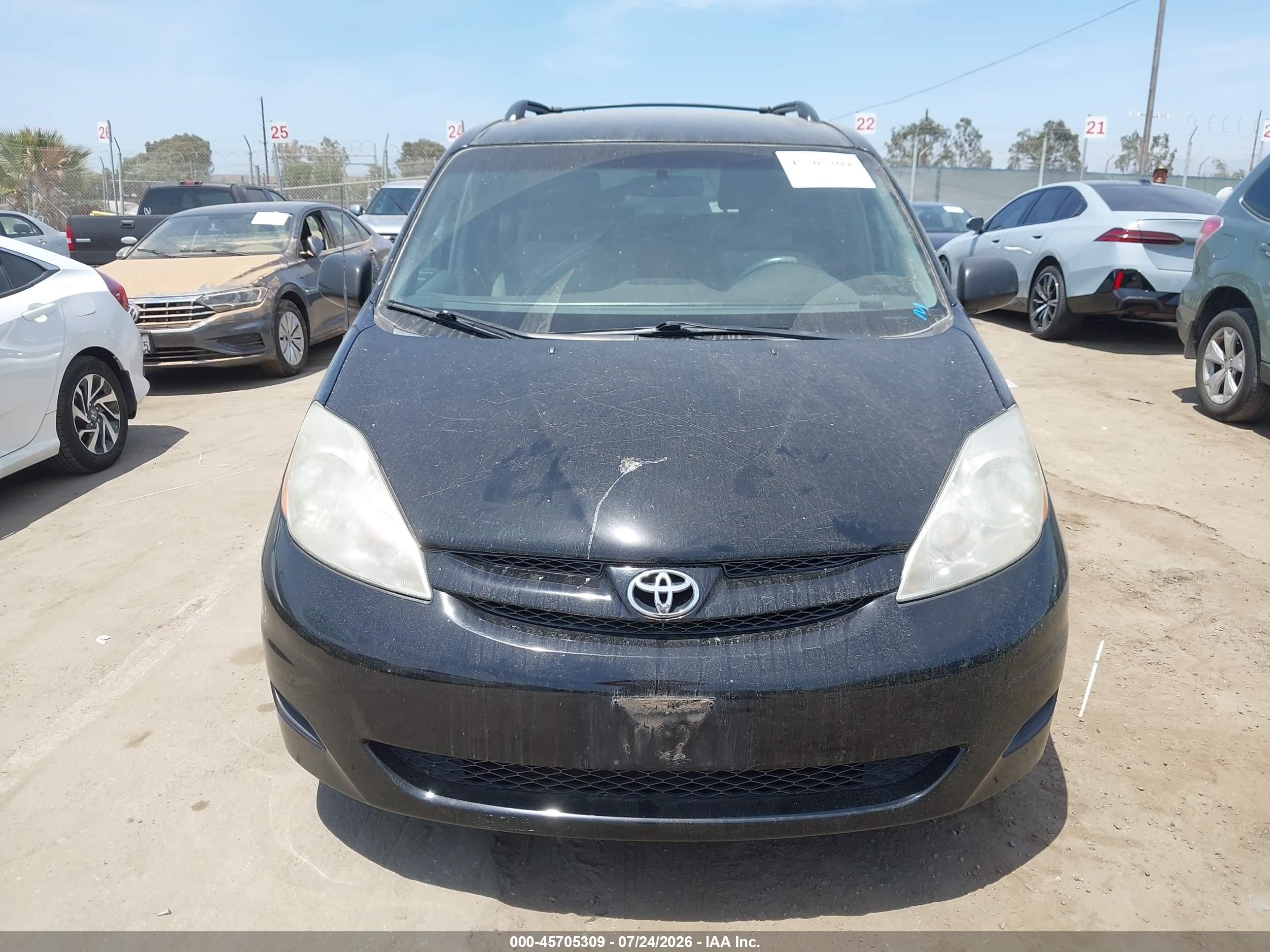 2010 Toyota Sienna Le Black vin: 5TDKK4CC4AS318203