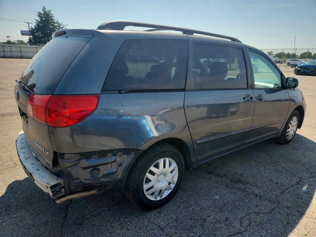 2010 Toyota Sienna Le 8-passenger Бирюзовый vin: 5TDKK4CC4AS321053
