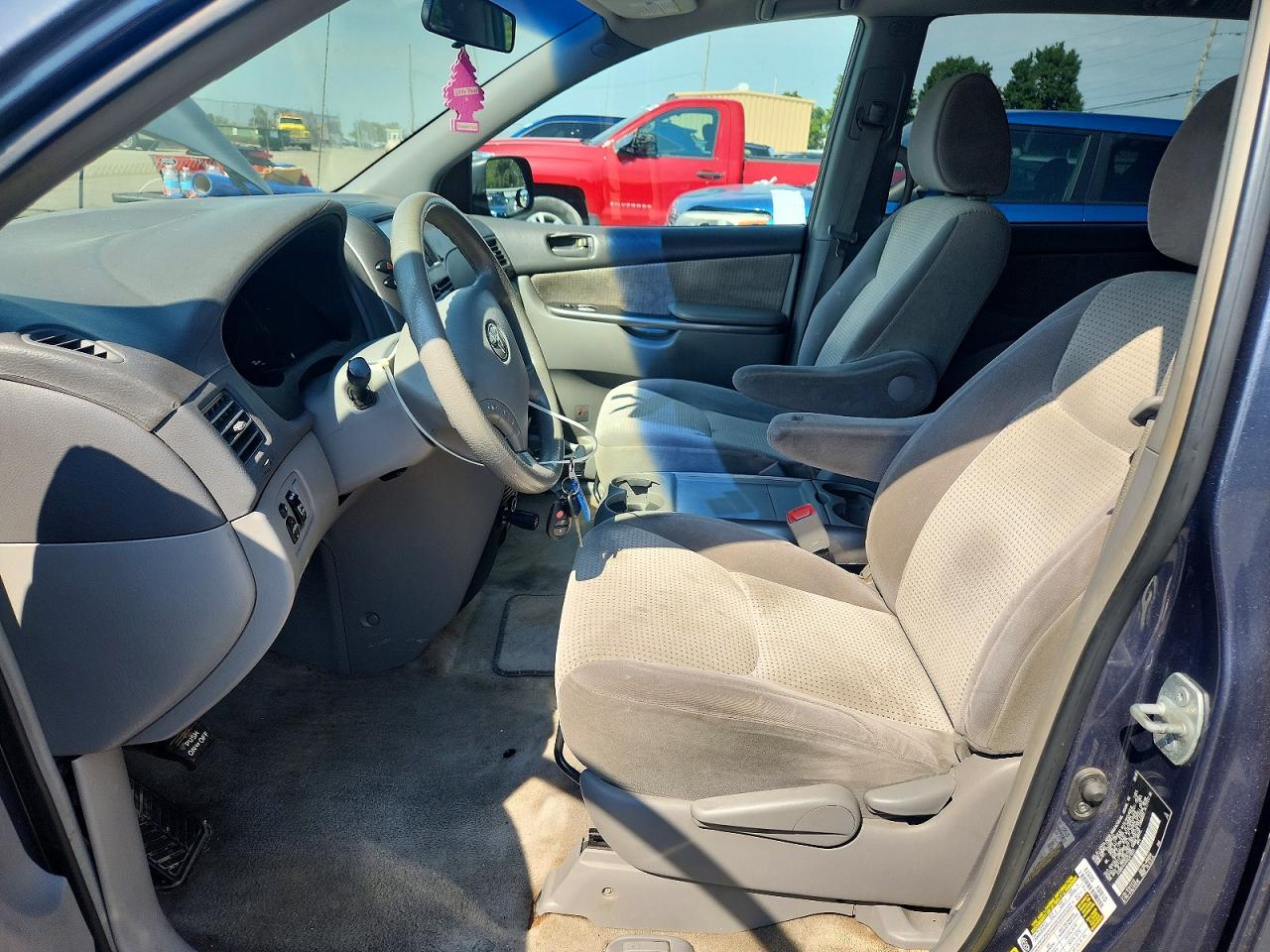 2010 Toyota Sienna Le 8-passenger Бирюзовый vin: 5TDKK4CC4AS321053