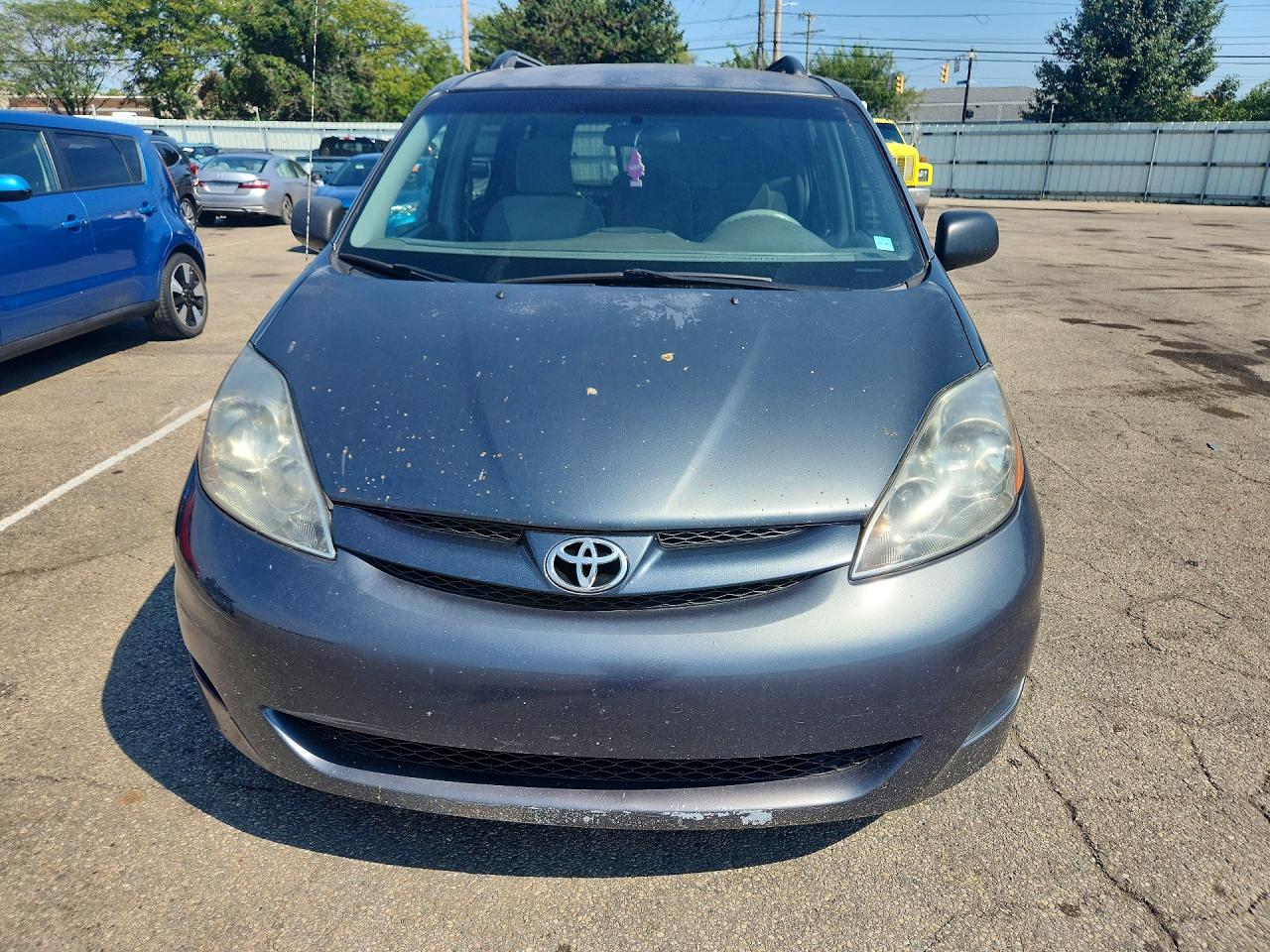 2010 Toyota Sienna Le 8-passenger Бирюзовый vin: 5TDKK4CC4AS321053