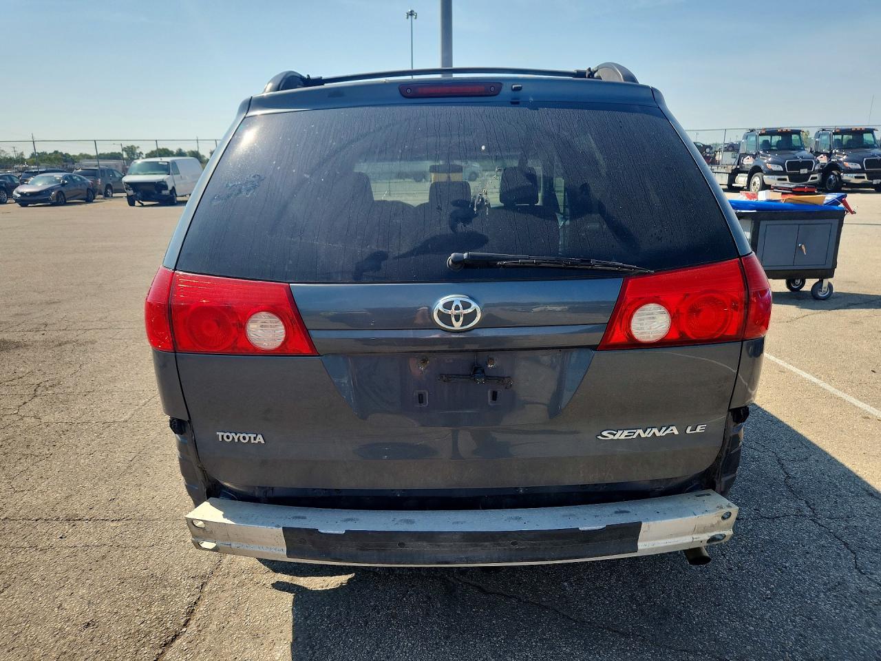 2010 Toyota Sienna Le 8-passenger Бирюзовый vin: 5TDKK4CC4AS321053