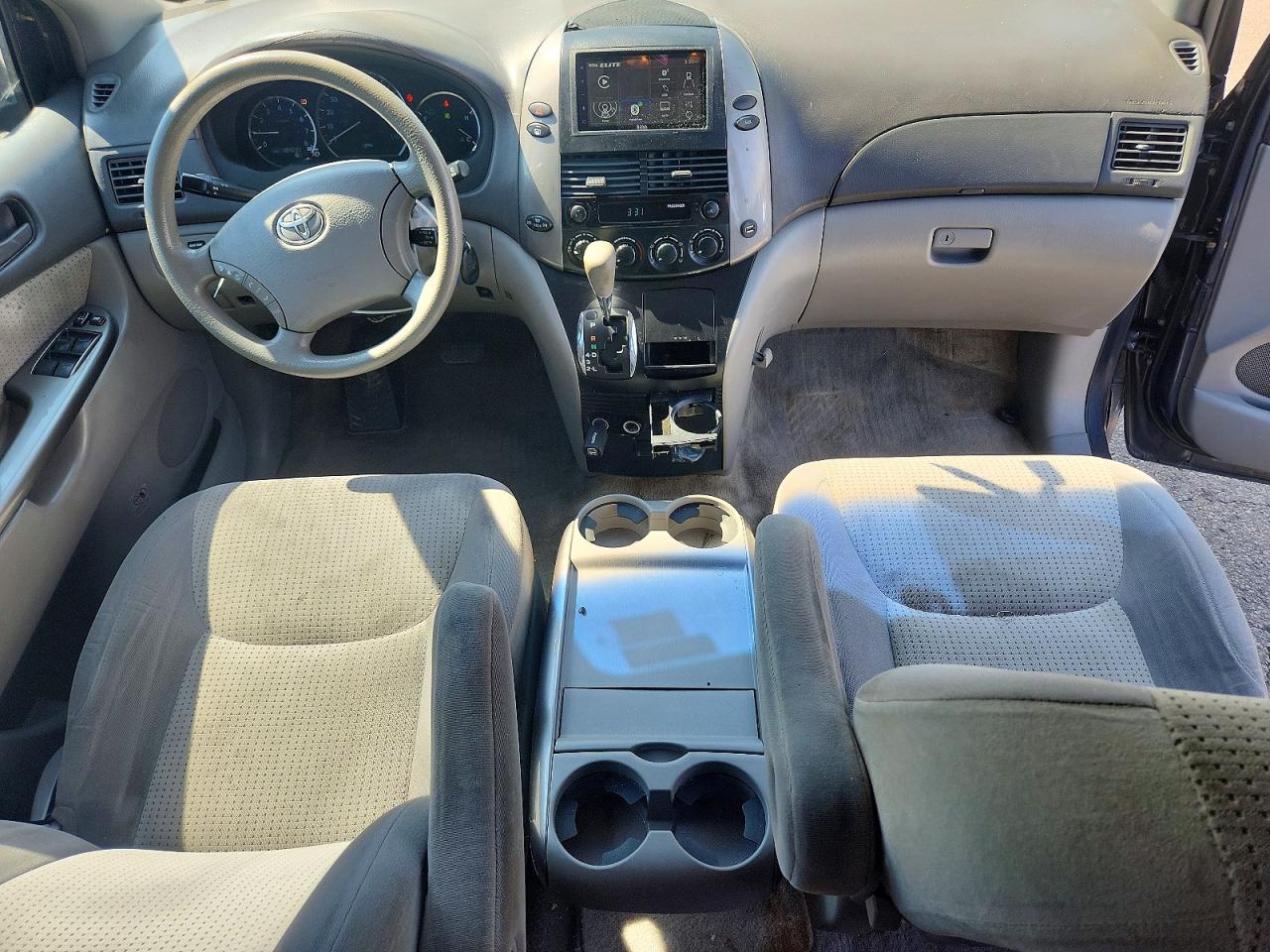2010 Toyota Sienna Le 8-passenger Бирюзовый vin: 5TDKK4CC4AS321053
