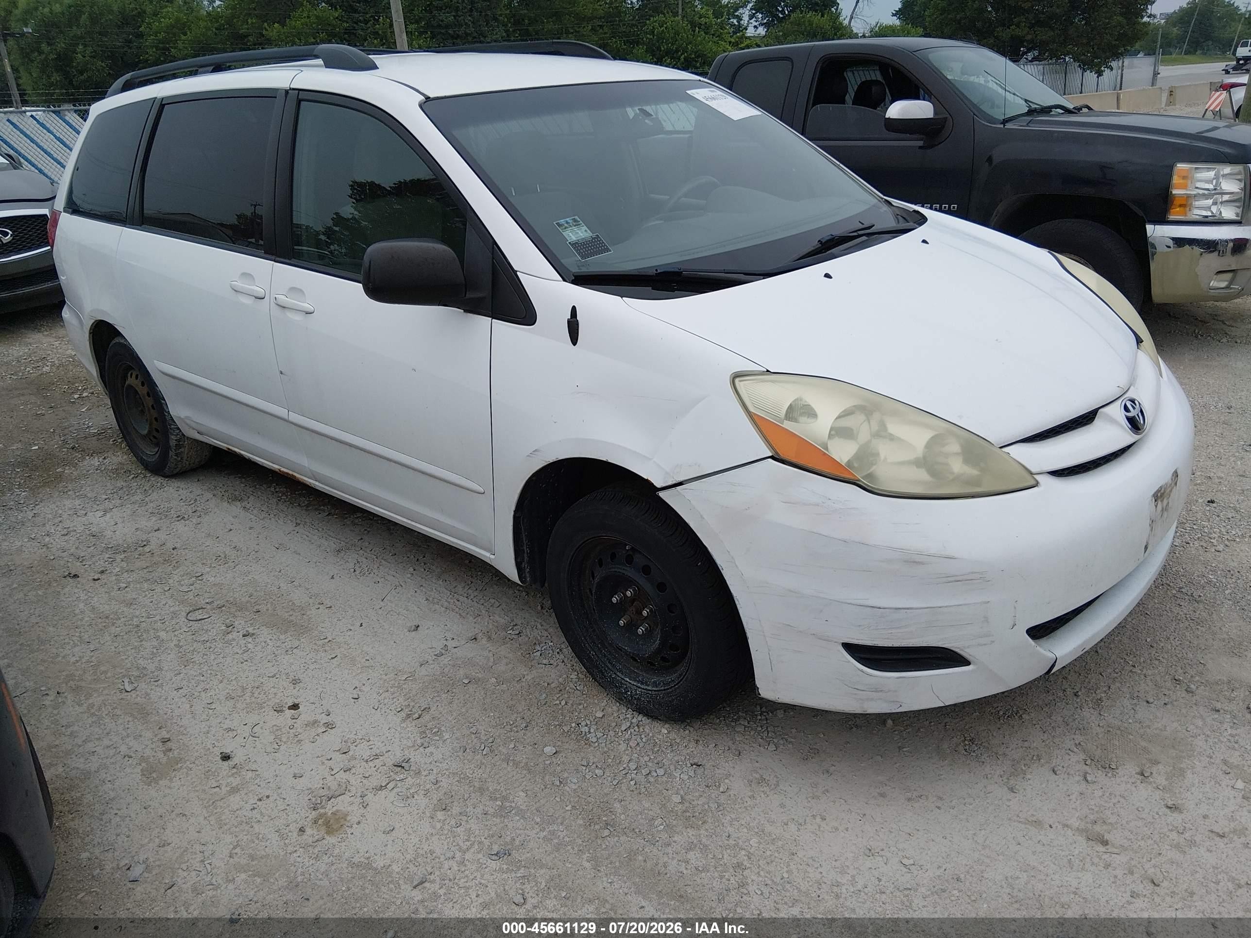 2010 Toyota Sienna Le White vin: 5TDKK4CC4AS321344