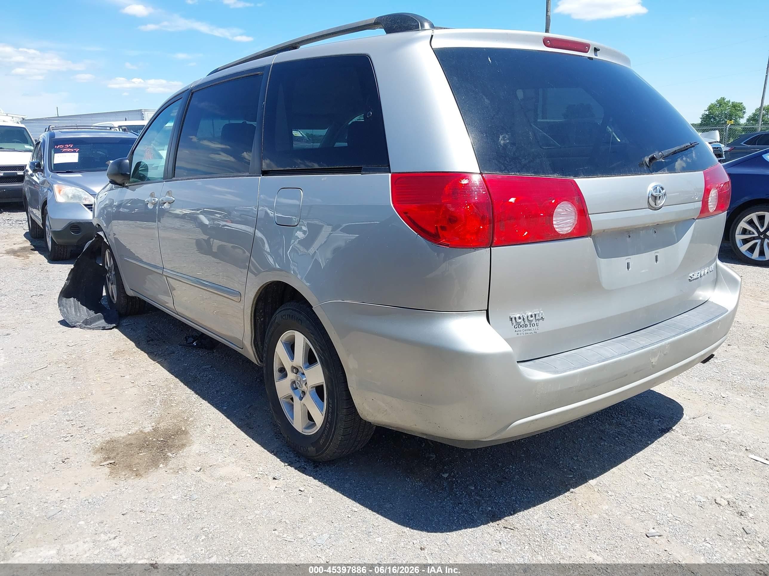 2010 Toyota Sienna Le Silver vin: 5TDKK4CC4AS321439