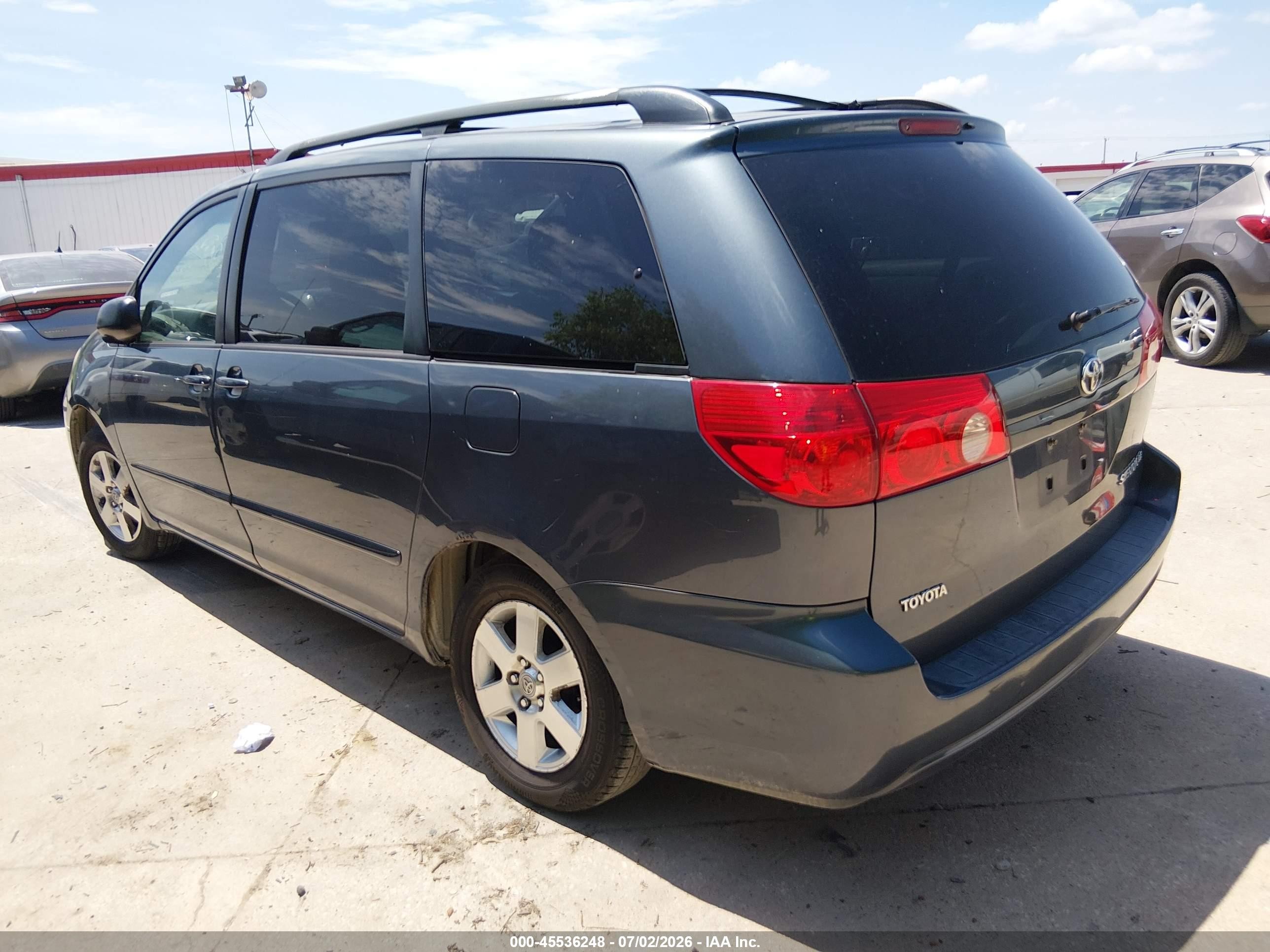 2010 Toyota Sienna Le Blue vin: 5TDKK4CC4AS338953