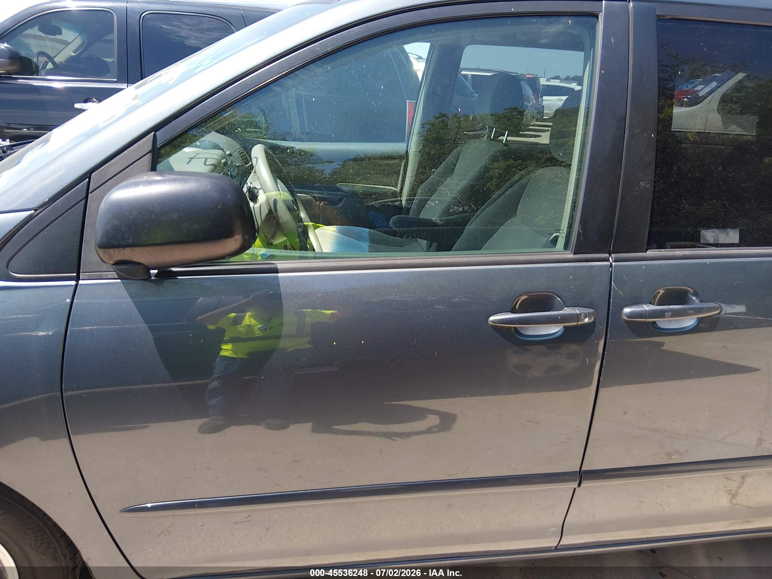 2010 Toyota Sienna Le Blue vin: 5TDKK4CC4AS338953