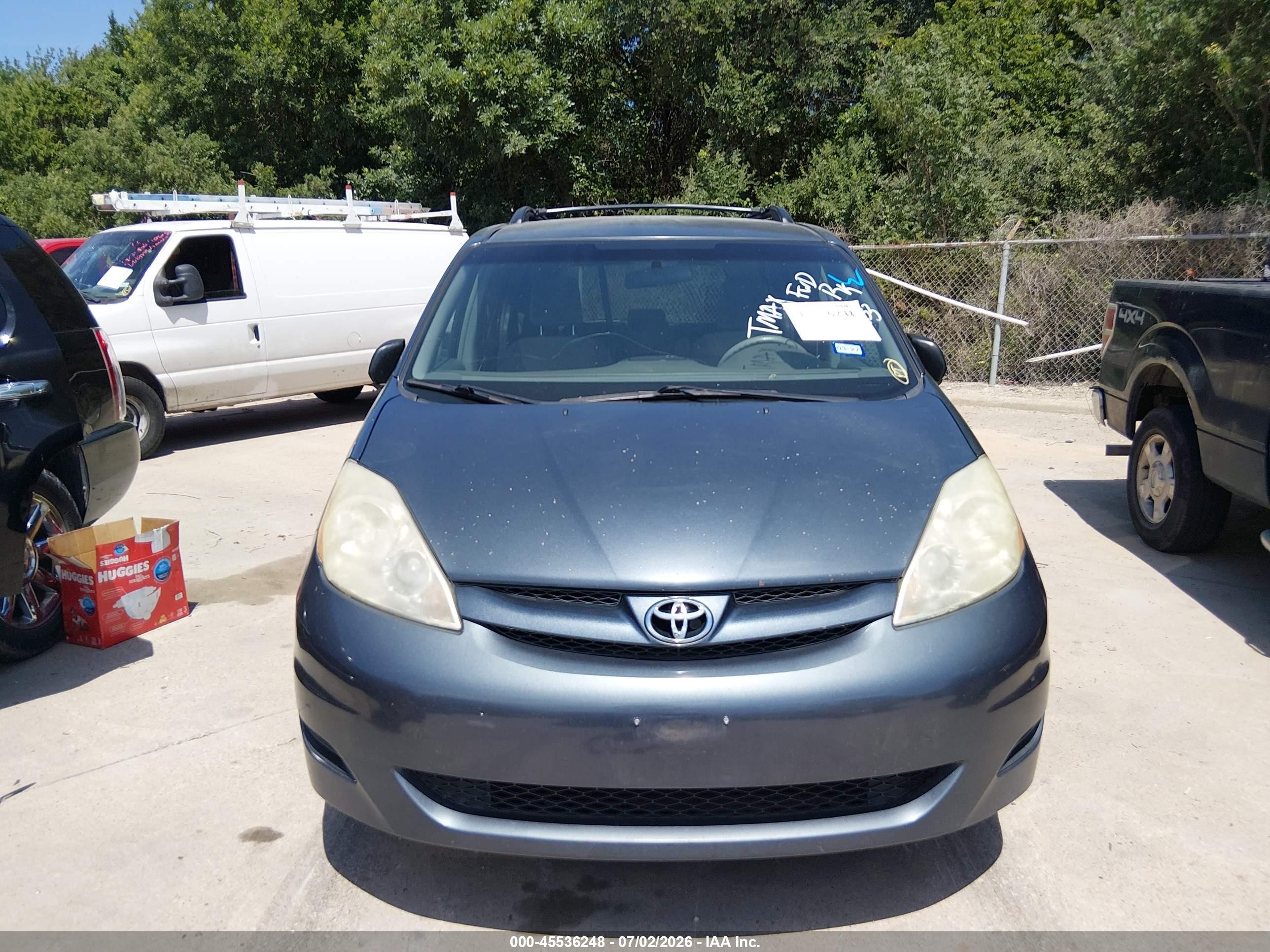 2010 Toyota Sienna Le Blue vin: 5TDKK4CC4AS338953