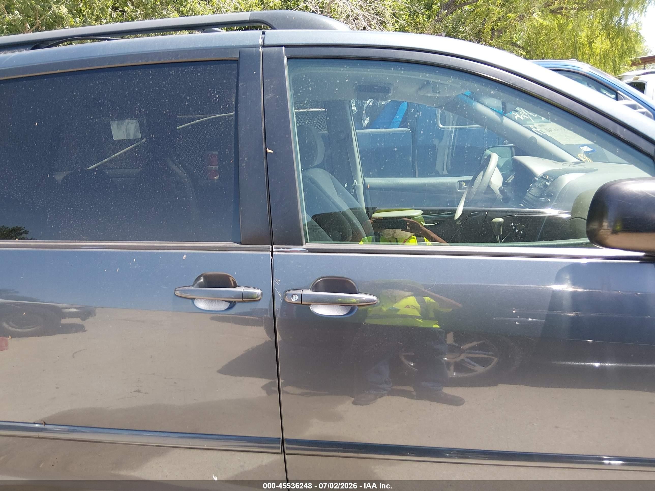 2010 Toyota Sienna Le Blue vin: 5TDKK4CC4AS338953