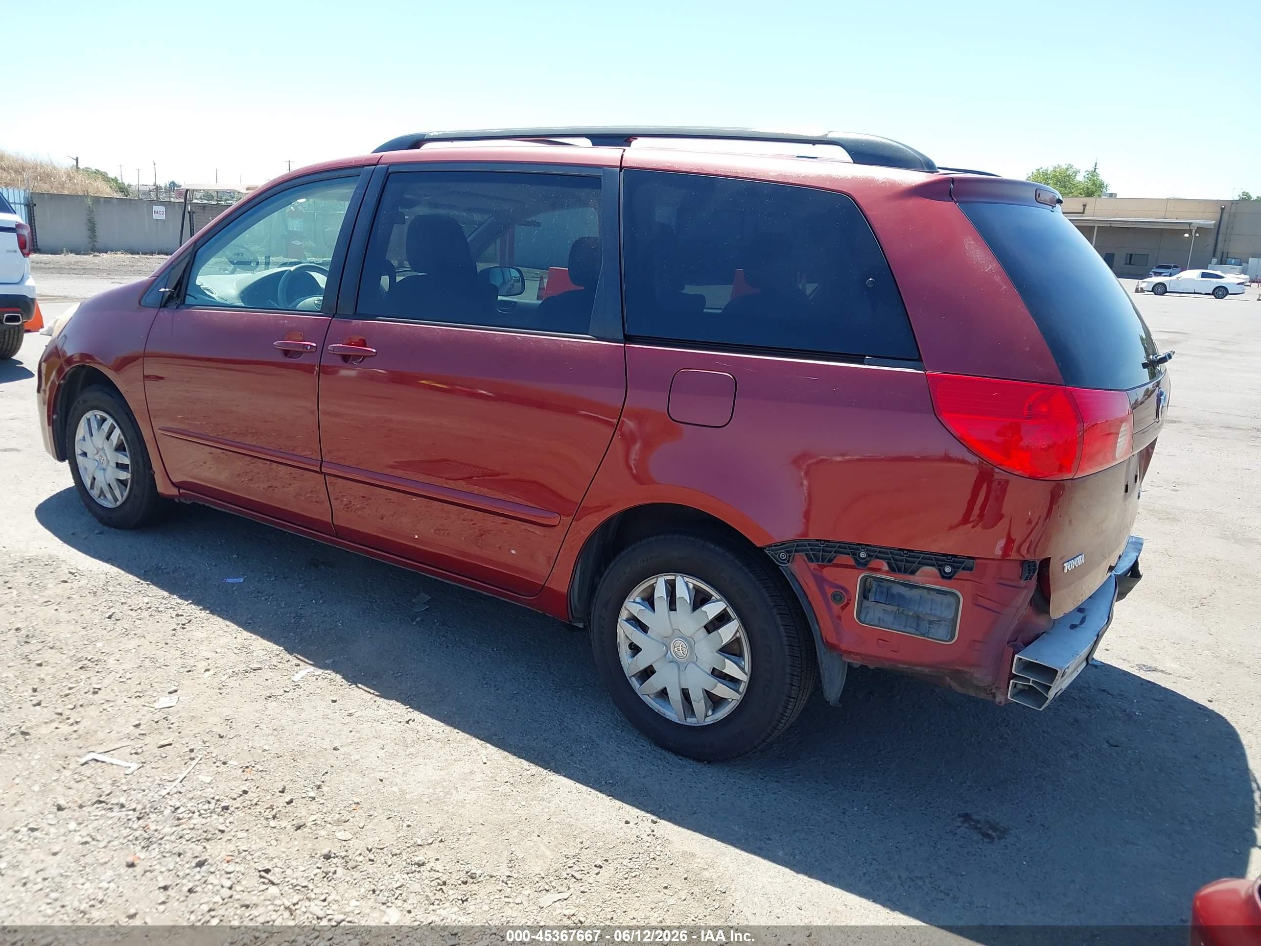 2010 Toyota Sienna Le Burgundy vin: 5TDKK4CC4AS343604