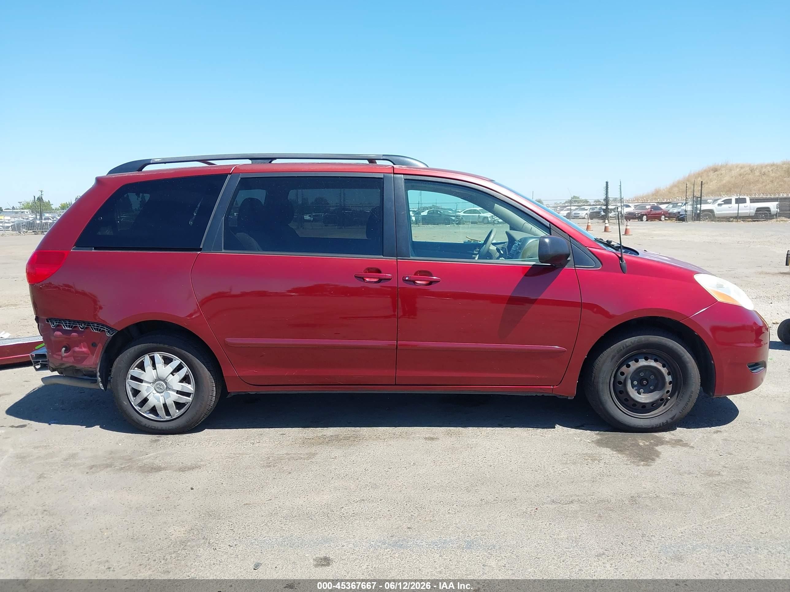 2010 Toyota Sienna Le Burgundy vin: 5TDKK4CC4AS343604