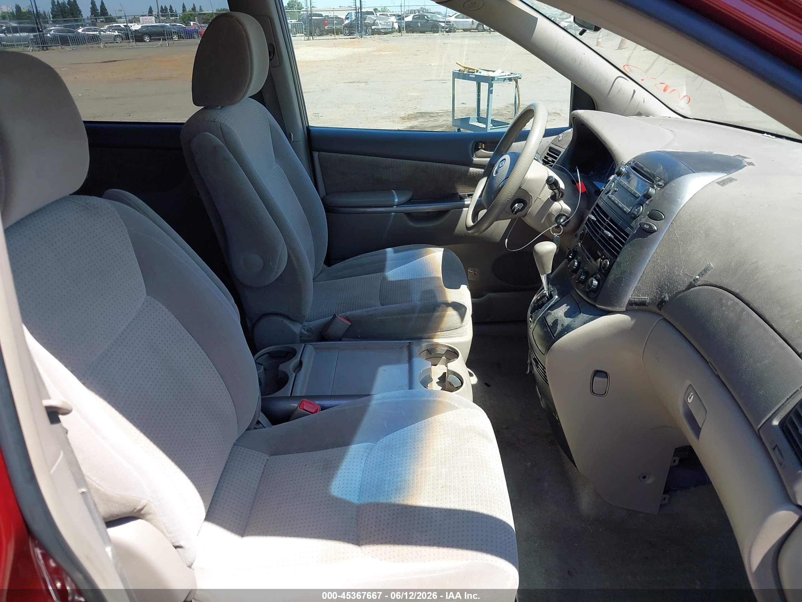 2010 Toyota Sienna Le Burgundy vin: 5TDKK4CC4AS343604