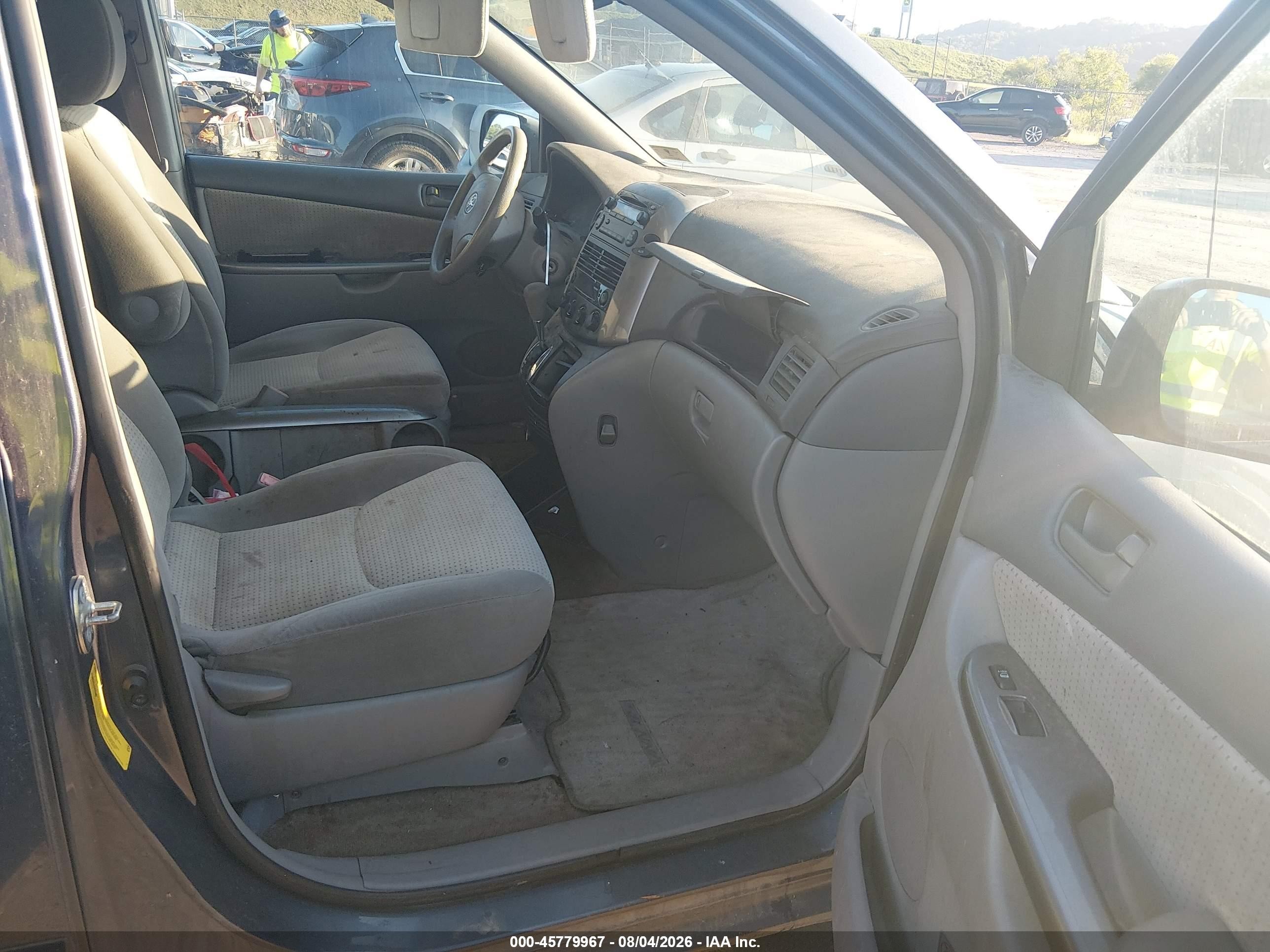 2010 Toyota Sienna Ce/le Gray vin: 5TDKK4CC4ASz93688