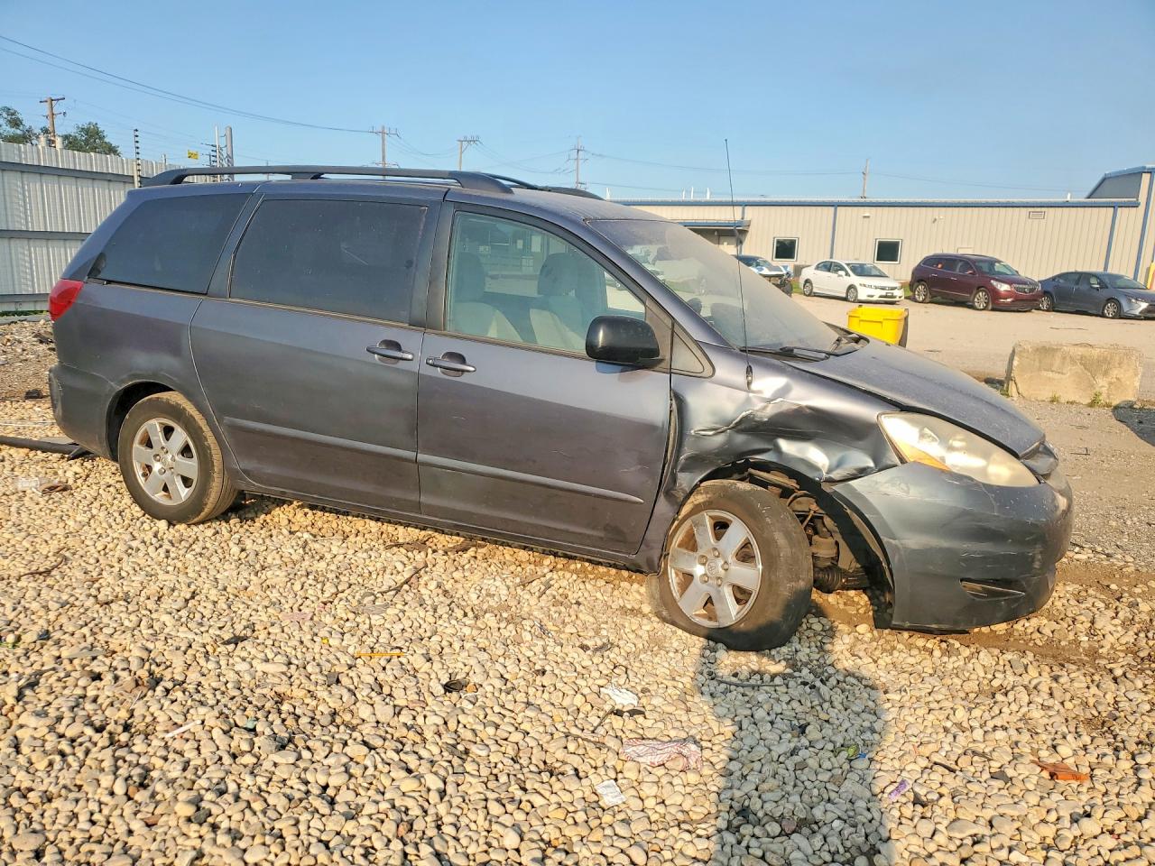 2010 Toyota Sienna Le 7-passenger Gray vin: 5TDKK4CC5AS291965