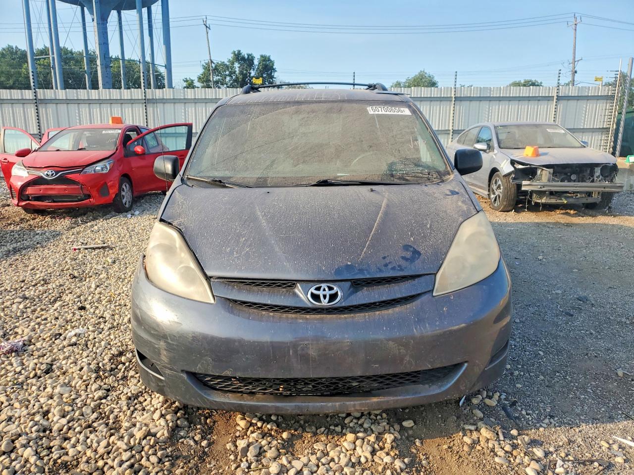 2010 Toyota Sienna Le 7-passenger Gray vin: 5TDKK4CC5AS291965