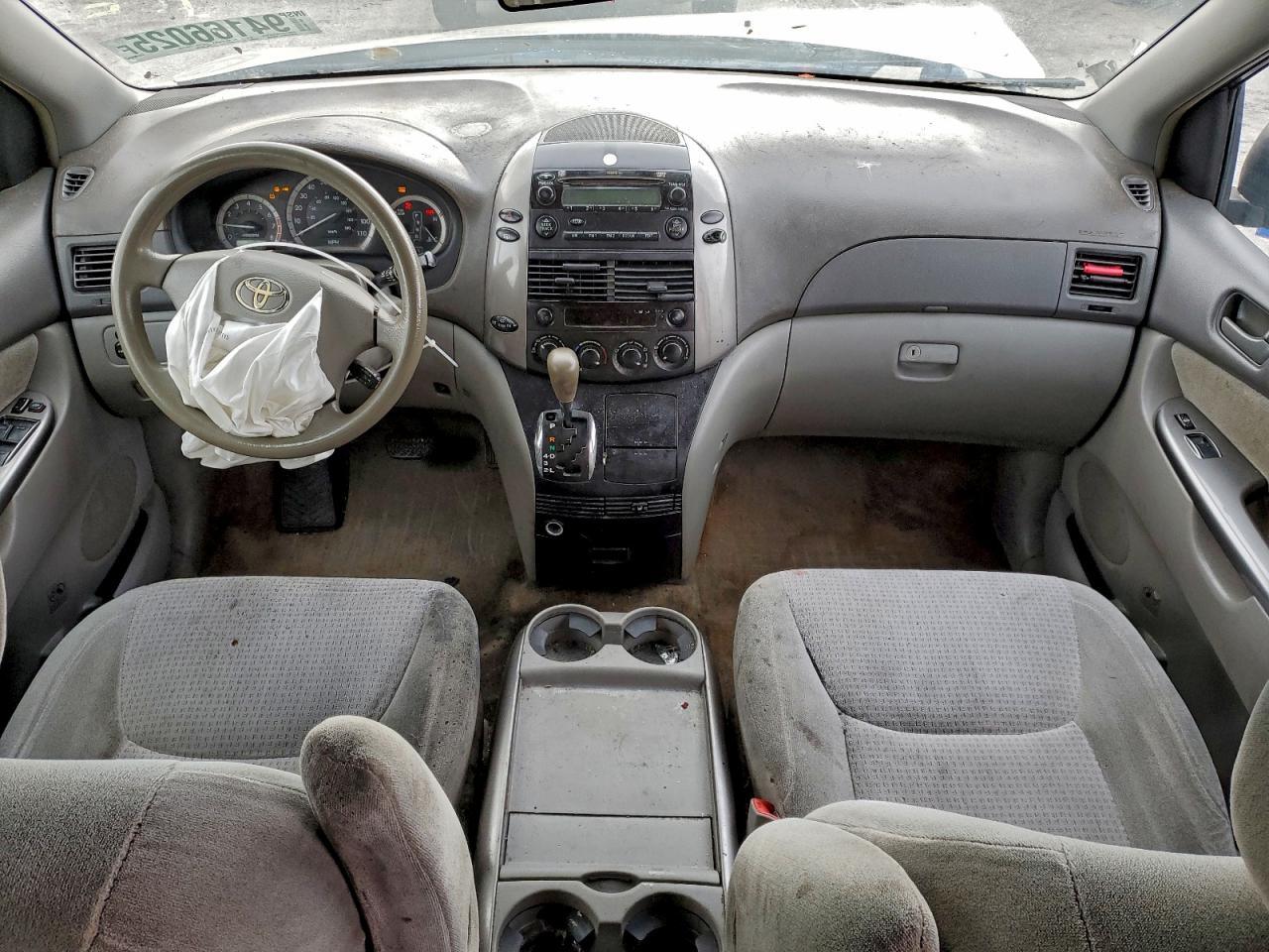 2010 Toyota Sienna Ce Silver vin: 5TDKK4CC5AS293764