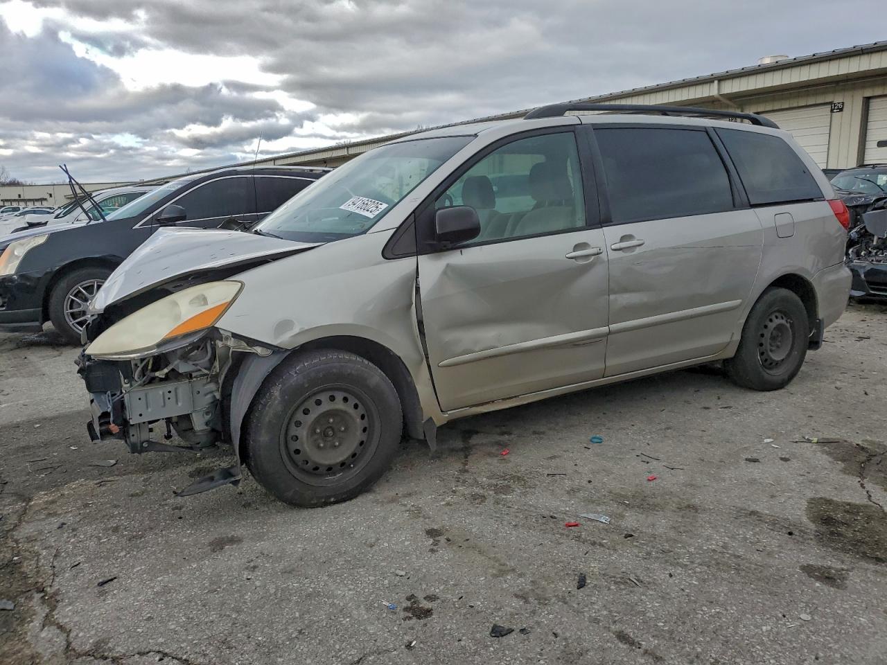 2010 Toyota Sienna Ce Silver vin: 5TDKK4CC5AS293764