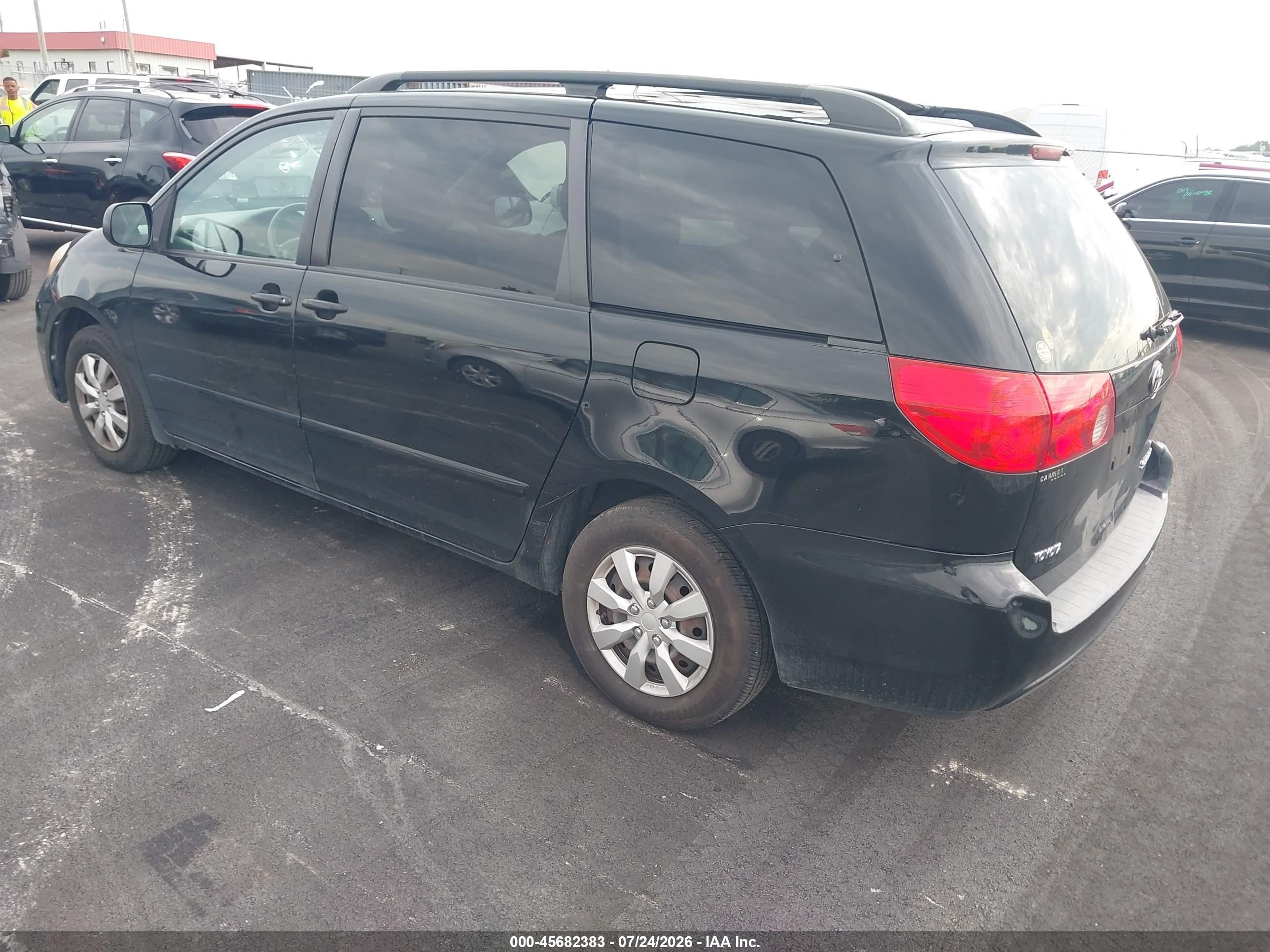 2010 Toyota Sienna Le Black vin: 5TDKK4CC5AS299435