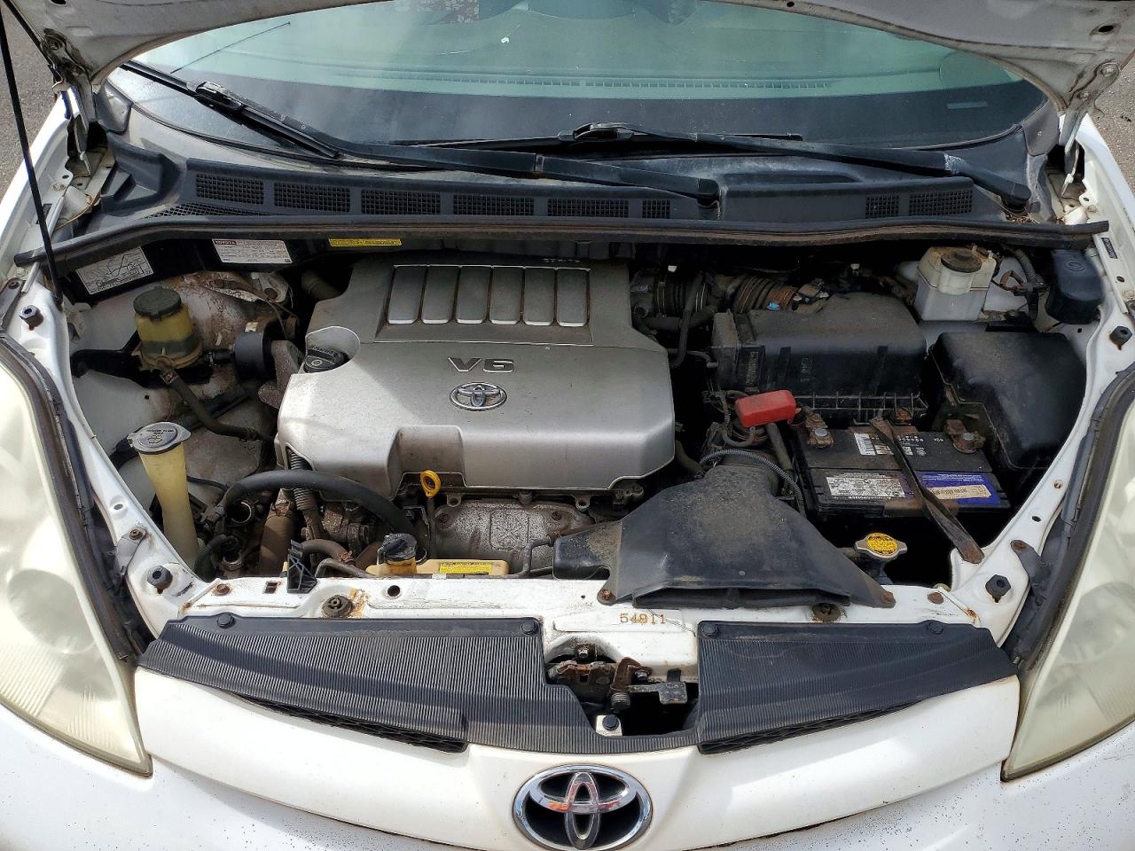 2010 Toyota Sienna Le 7-passenger White vin: 5TDKK4CC5AS306979