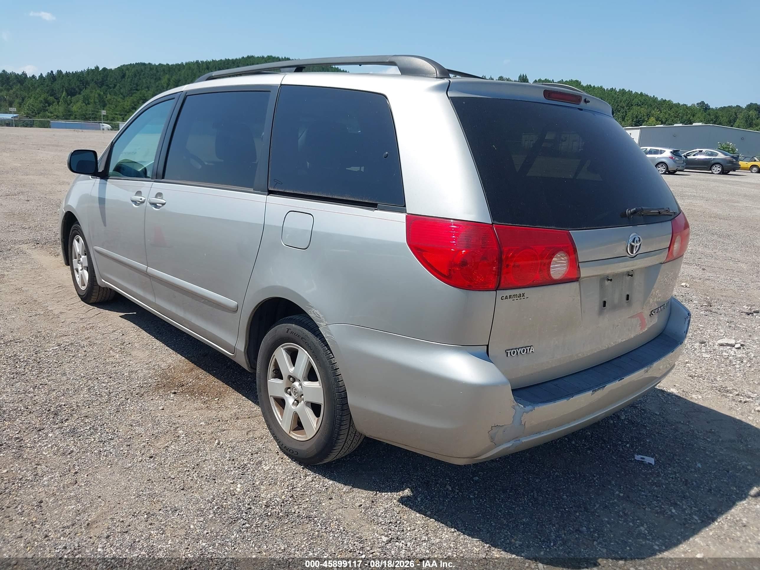 2010 Toyota Sienna Le Silver vin: 5TDKK4CC5AS313303