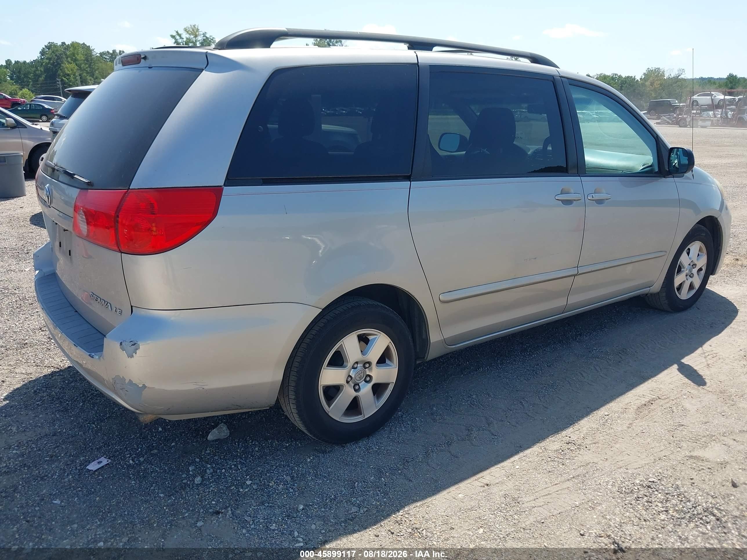 2010 Toyota Sienna Le Silver vin: 5TDKK4CC5AS313303