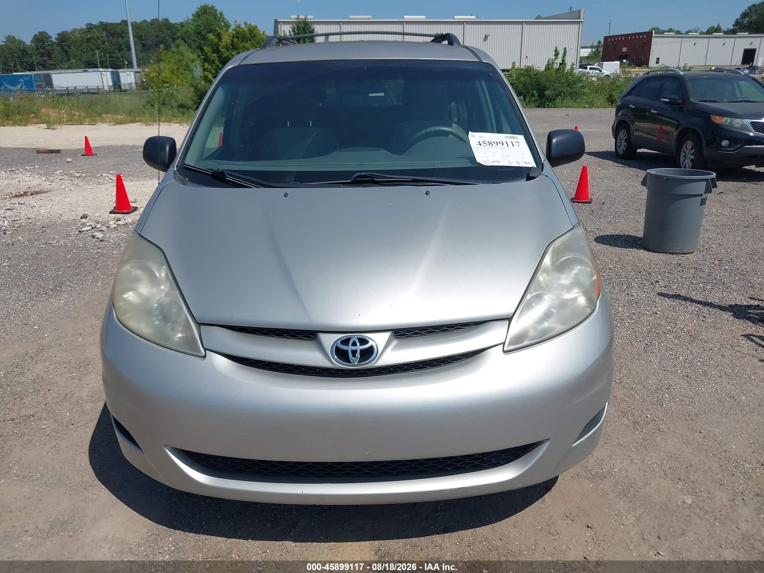 2010 Toyota Sienna Le Silver vin: 5TDKK4CC5AS313303