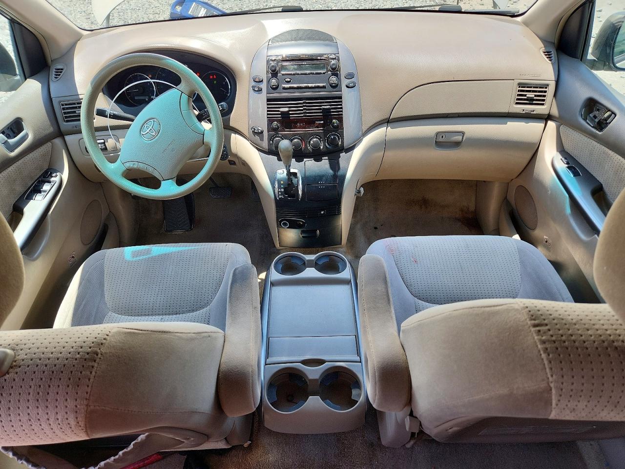 2010 Toyota Sienna Le 8-passenger Gold vin: 5TDKK4CC5AS314998