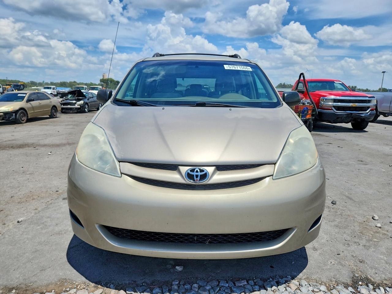 2010 Toyota Sienna Le 8-passenger Gold vin: 5TDKK4CC5AS314998
