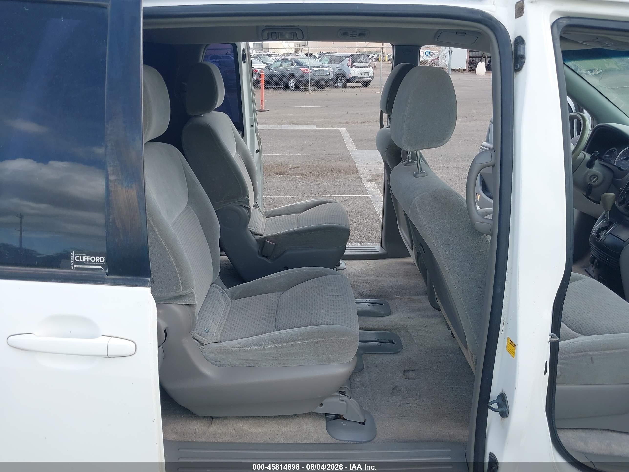 2010 Toyota Sienna Le Белый vin: 5TDKK4CC6AS289089
