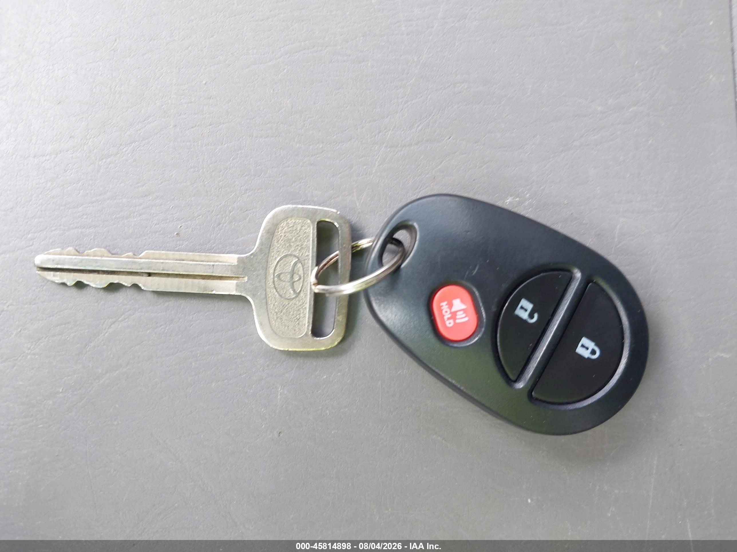 2010 Toyota Sienna Le Белый vin: 5TDKK4CC6AS289089