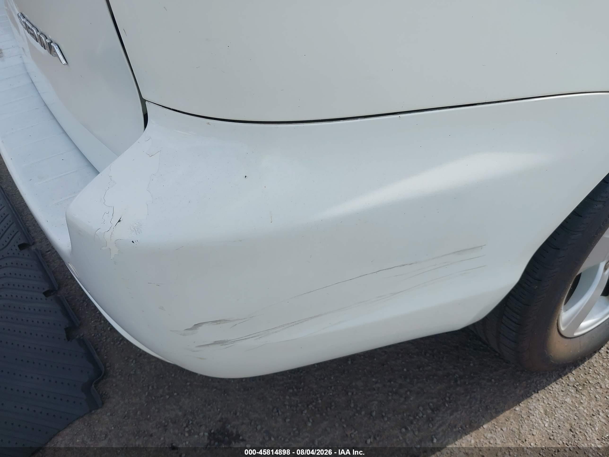 2010 Toyota Sienna Le Белый vin: 5TDKK4CC6AS289089