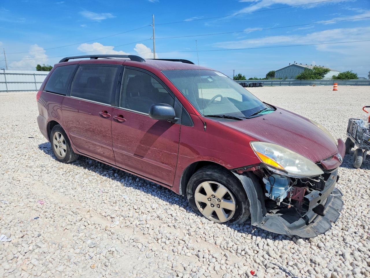 2010 Toyota Sienna Le 7-passenger Red vin: 5TDKK4CC6AS306991