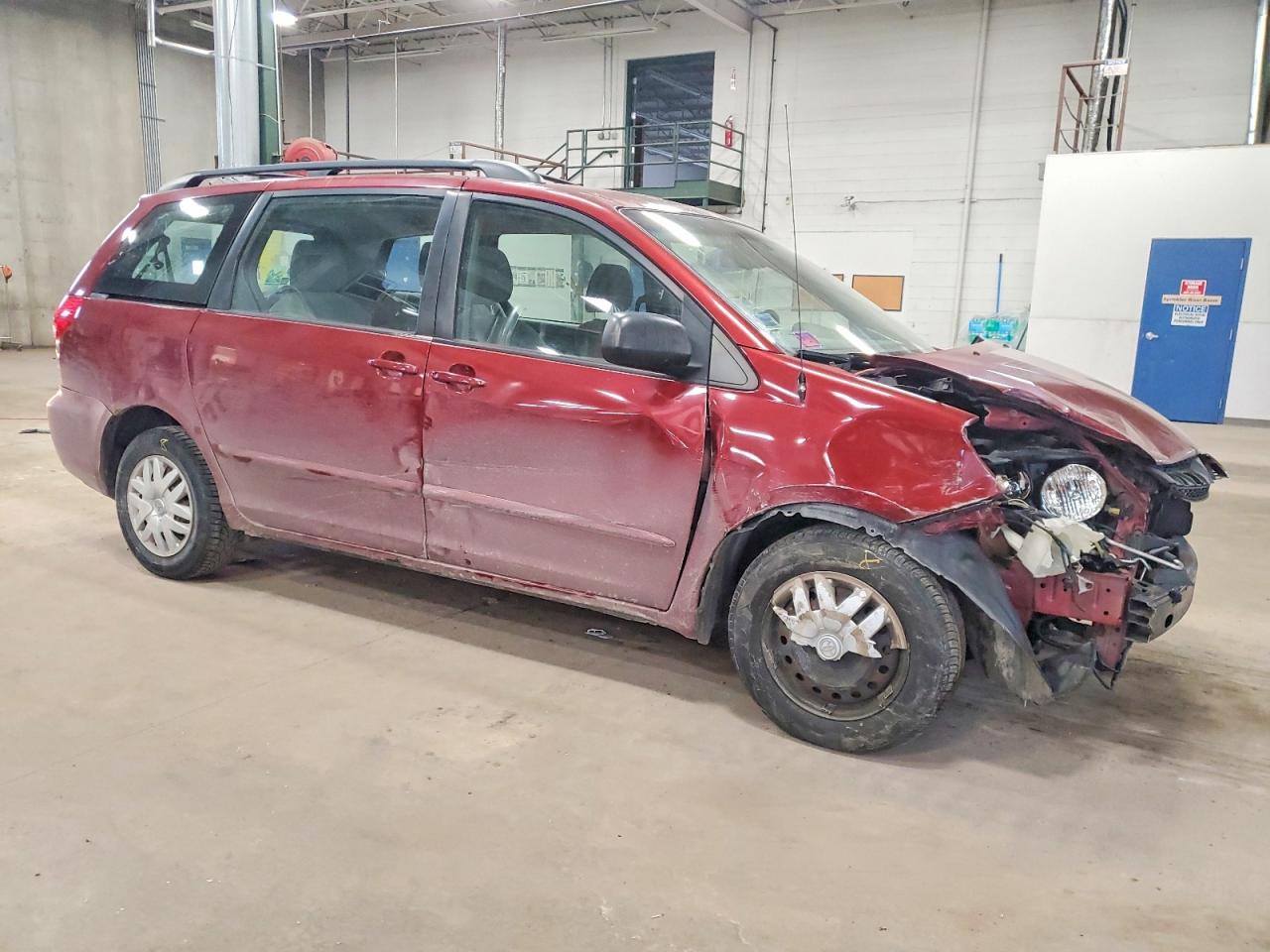 2010 Toyota Sienna Ce 7-passenger Red vin: 5TDKK4CC6AS314248