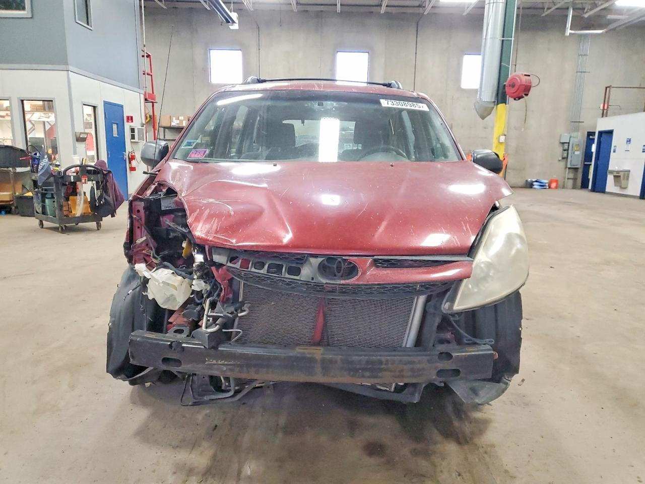 2010 Toyota Sienna Ce 7-passenger Red vin: 5TDKK4CC6AS314248