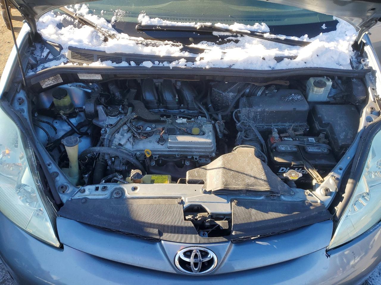 2010 Toyota Sienna Le 7-passenger Blue vin: 5TDKK4CC6AS325511