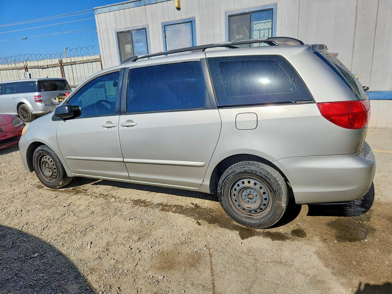 2010 Toyota Sienna Ce 7-passenger Gray vin: 5TDKK4CC6AS326111