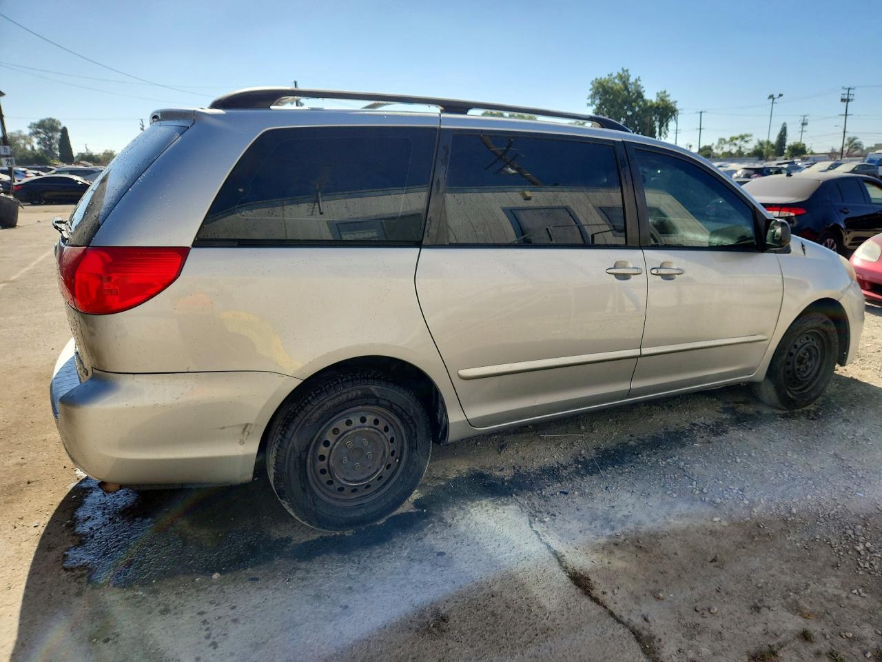 2010 Toyota Sienna Ce 7-passenger Gray vin: 5TDKK4CC6AS326111
