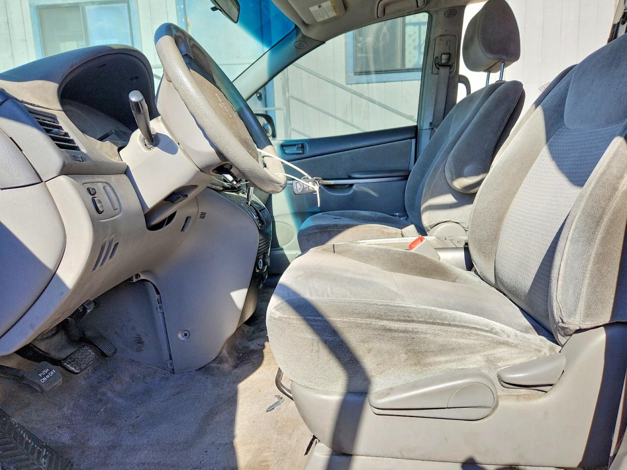 2010 Toyota Sienna Ce 7-passenger Gray vin: 5TDKK4CC6AS326111