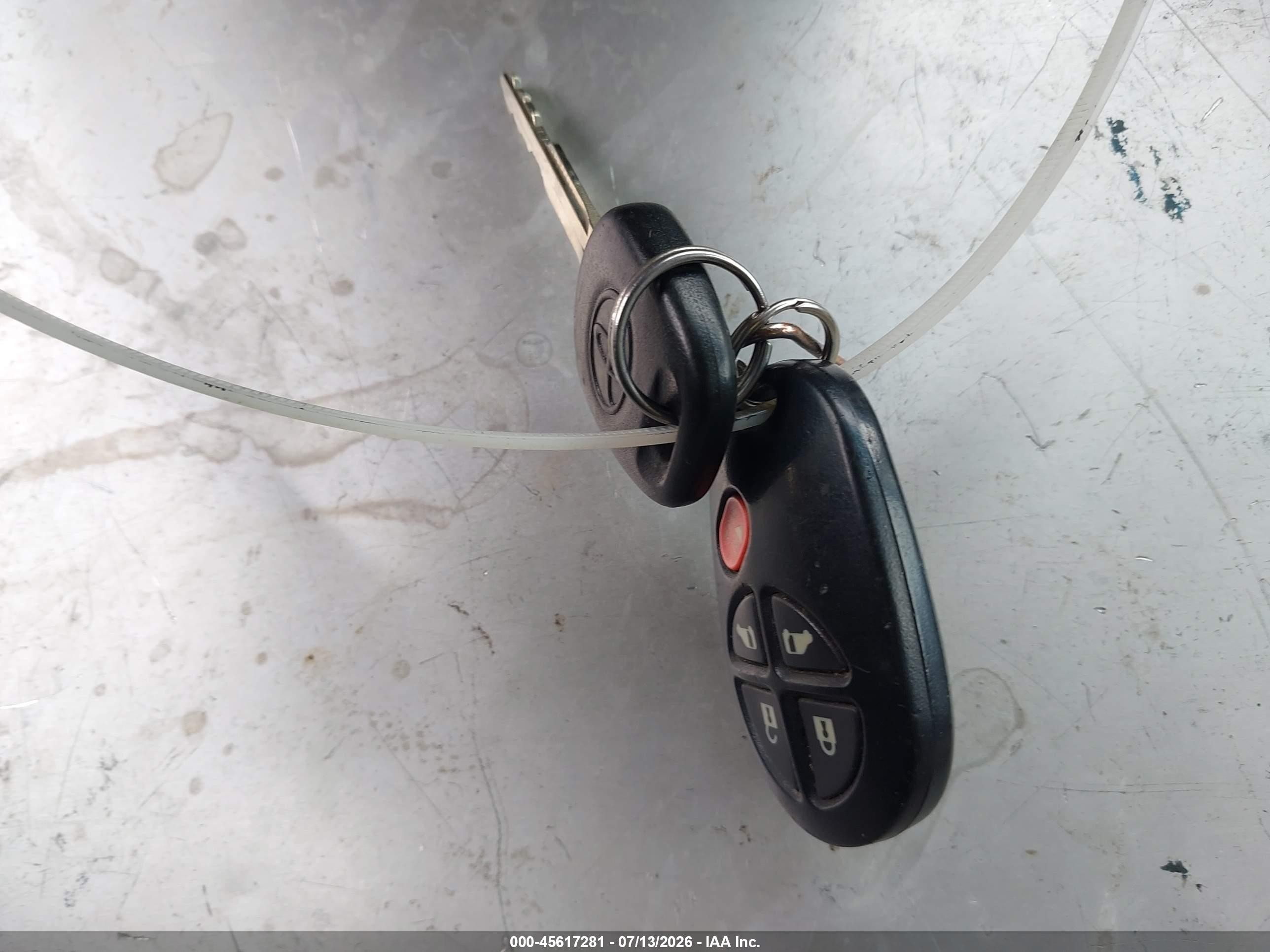 2010 Toyota Sienna Le Champagne vin: 5TDKK4CC6AS329185