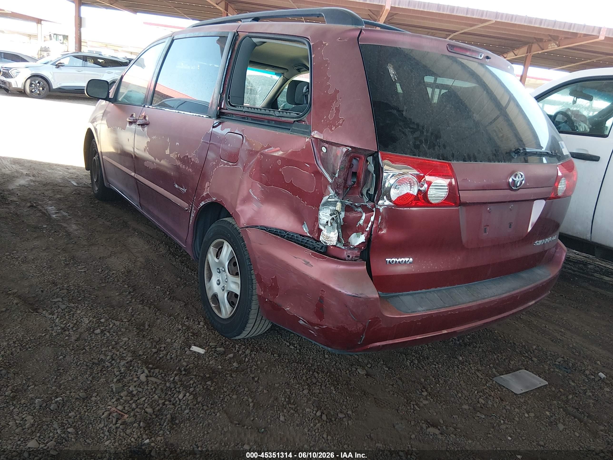 2010 Toyota Sienna Le Maroon vin: 5TDKK4CC6AS331759