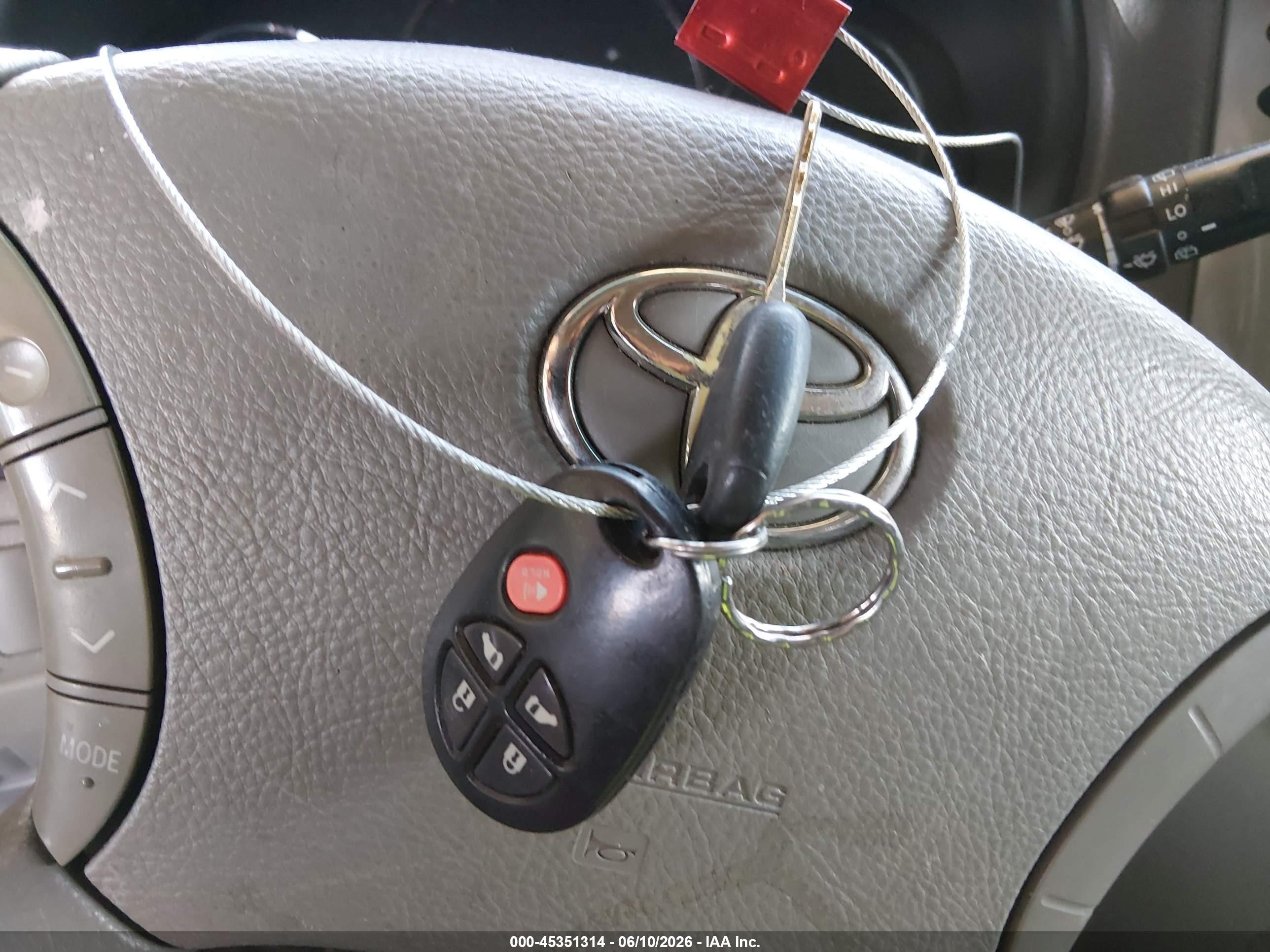 2010 Toyota Sienna Le Maroon vin: 5TDKK4CC6AS331759