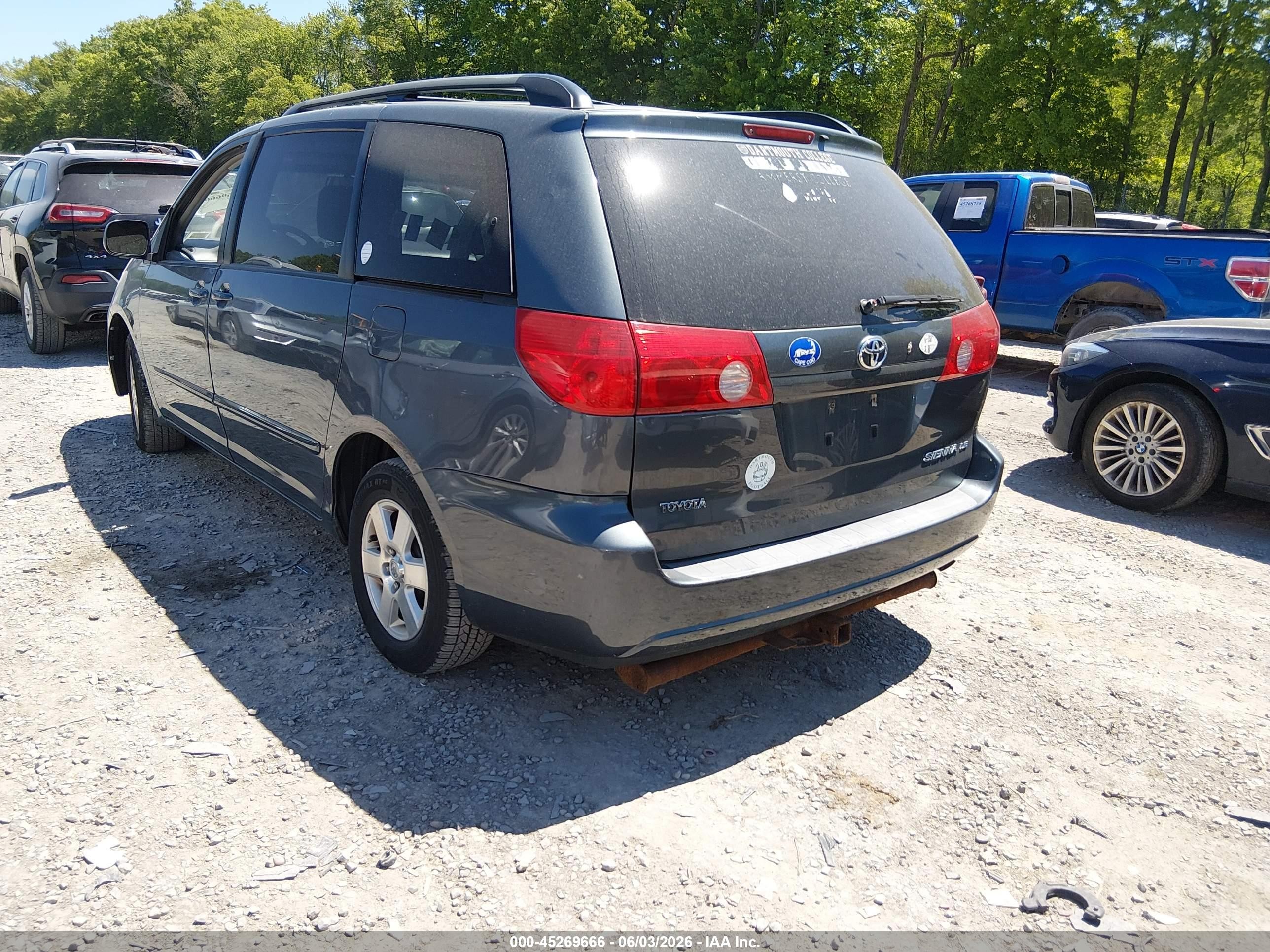 2010 Toyota Sienna Le Blue vin: 5TDKK4CC6AS333544