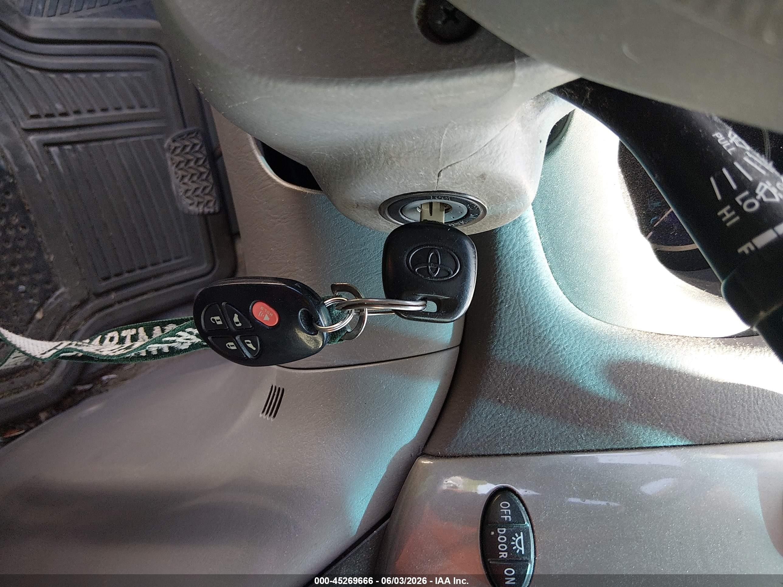 2010 Toyota Sienna Le Blue vin: 5TDKK4CC6AS333544