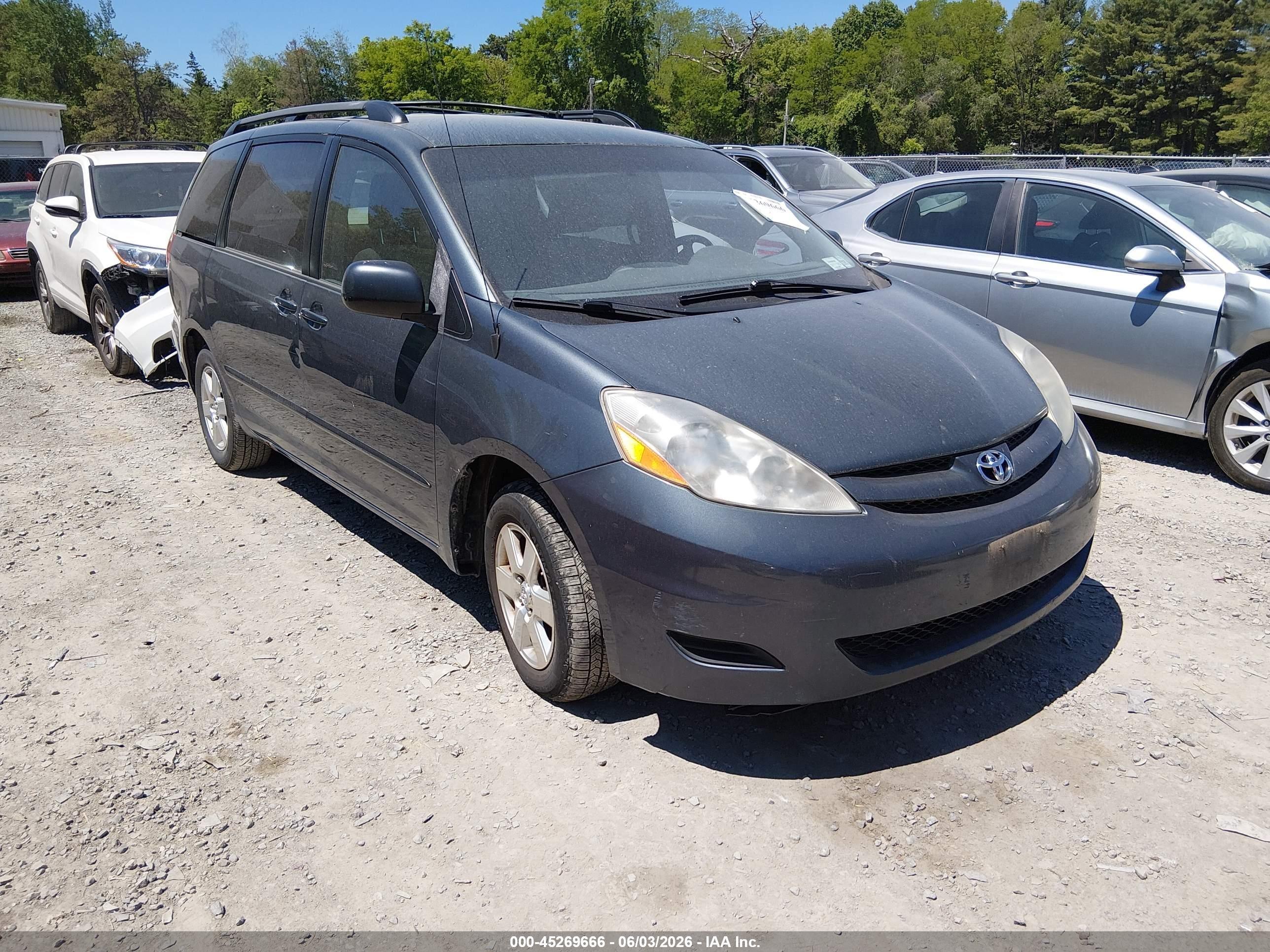 2010 Toyota Sienna Le Blue vin: 5TDKK4CC6AS333544