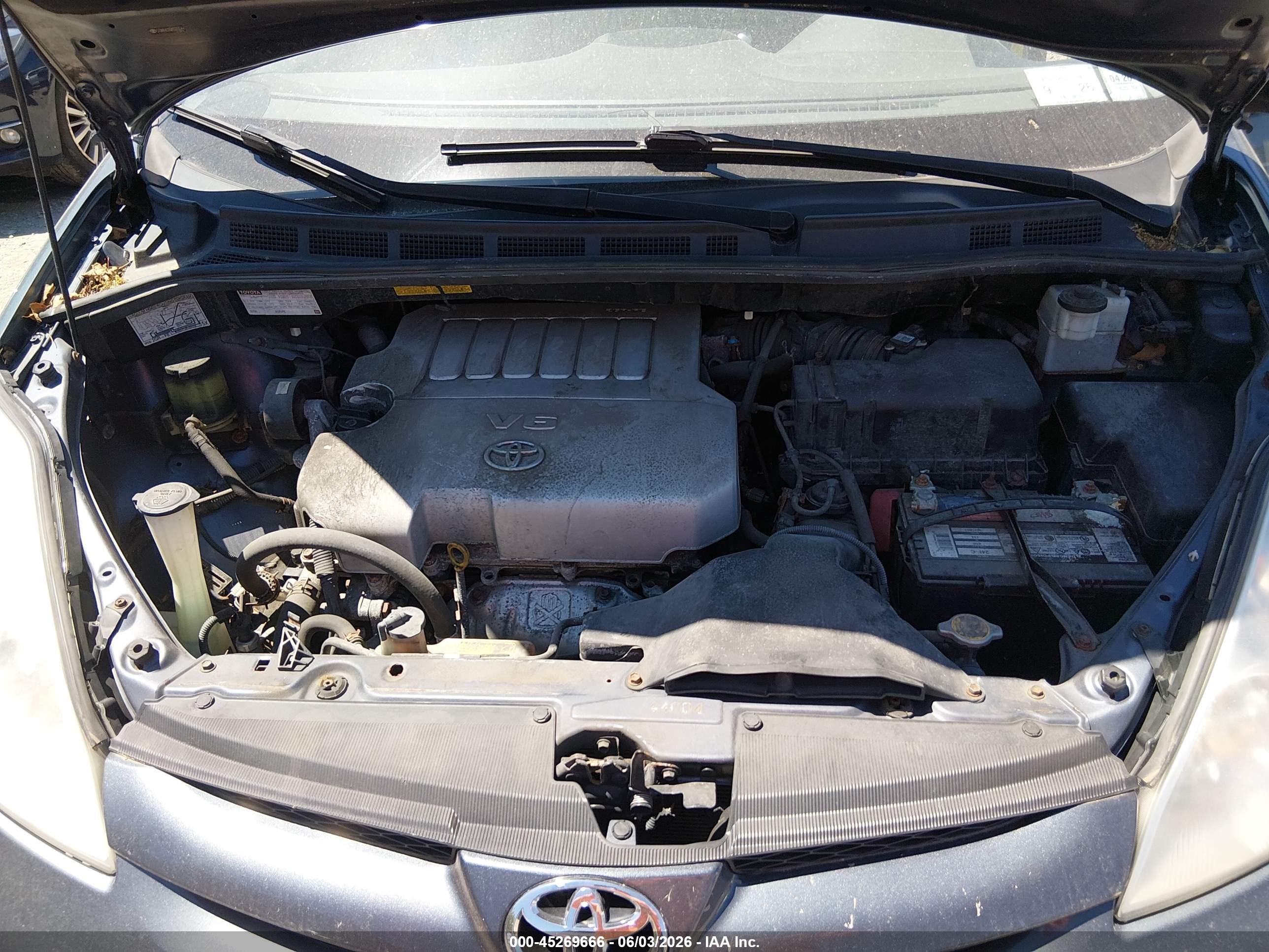 2010 Toyota Sienna Le Blue vin: 5TDKK4CC6AS333544