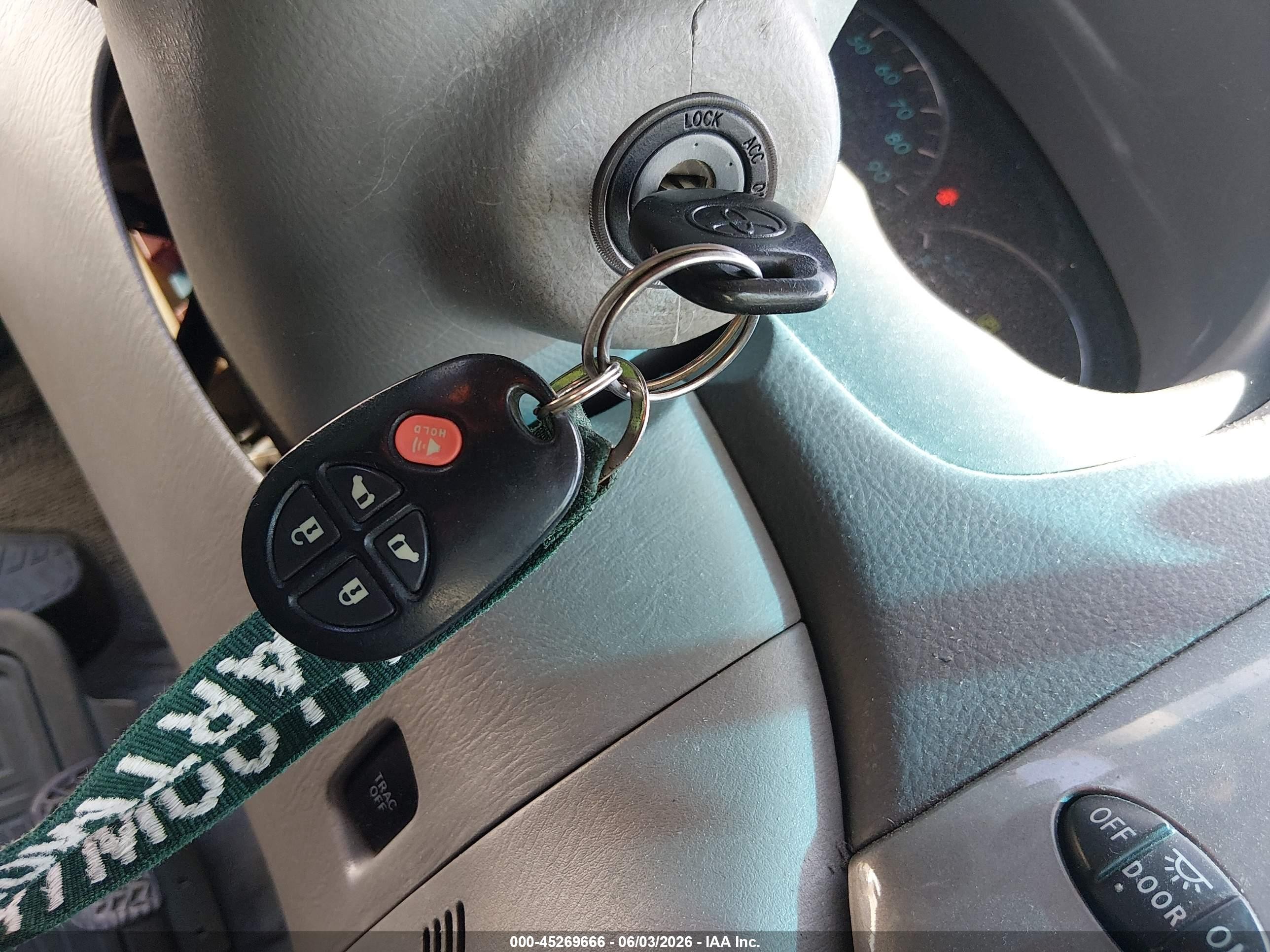2010 Toyota Sienna Le Blue vin: 5TDKK4CC6AS333544
